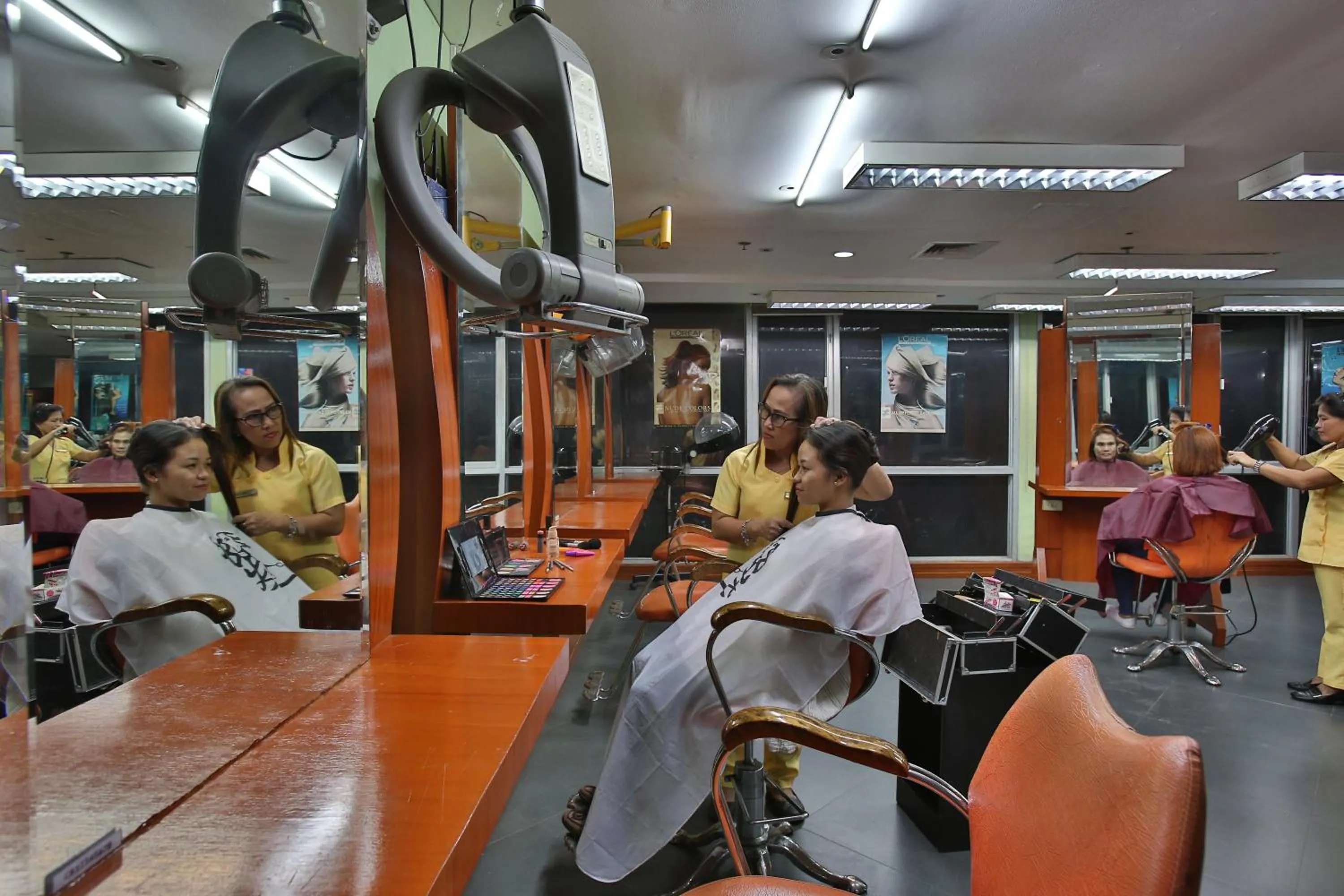 Area and facilities in Crown Regency Hotel & Towers