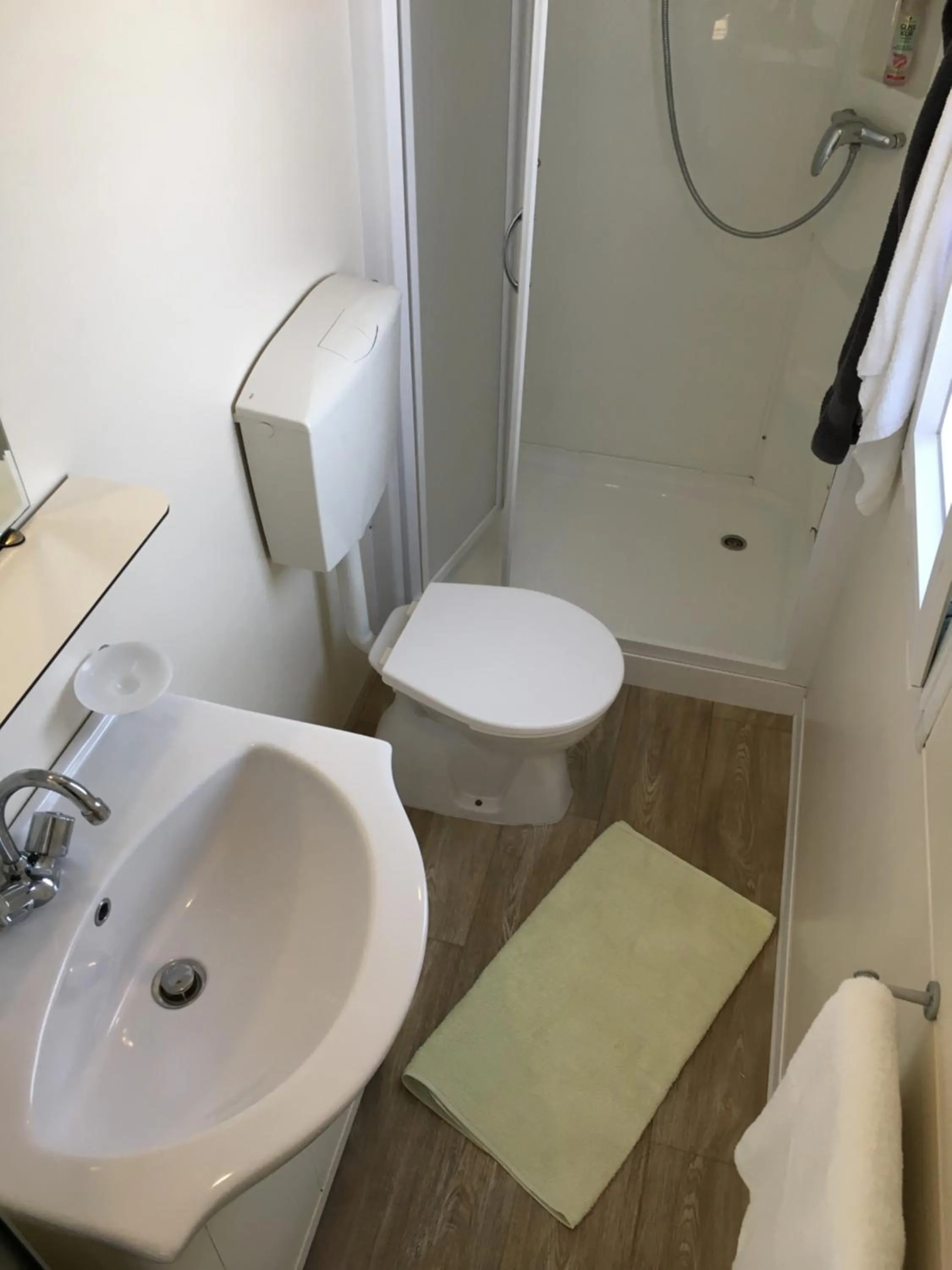 Bathroom in Mobile Homes Comfort ELBA Zelena Laguna