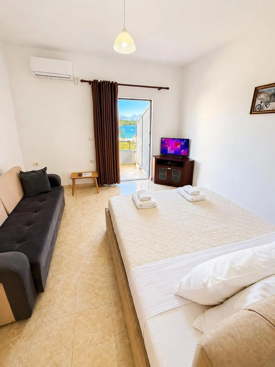 Living room, Bed in Vila Bilali