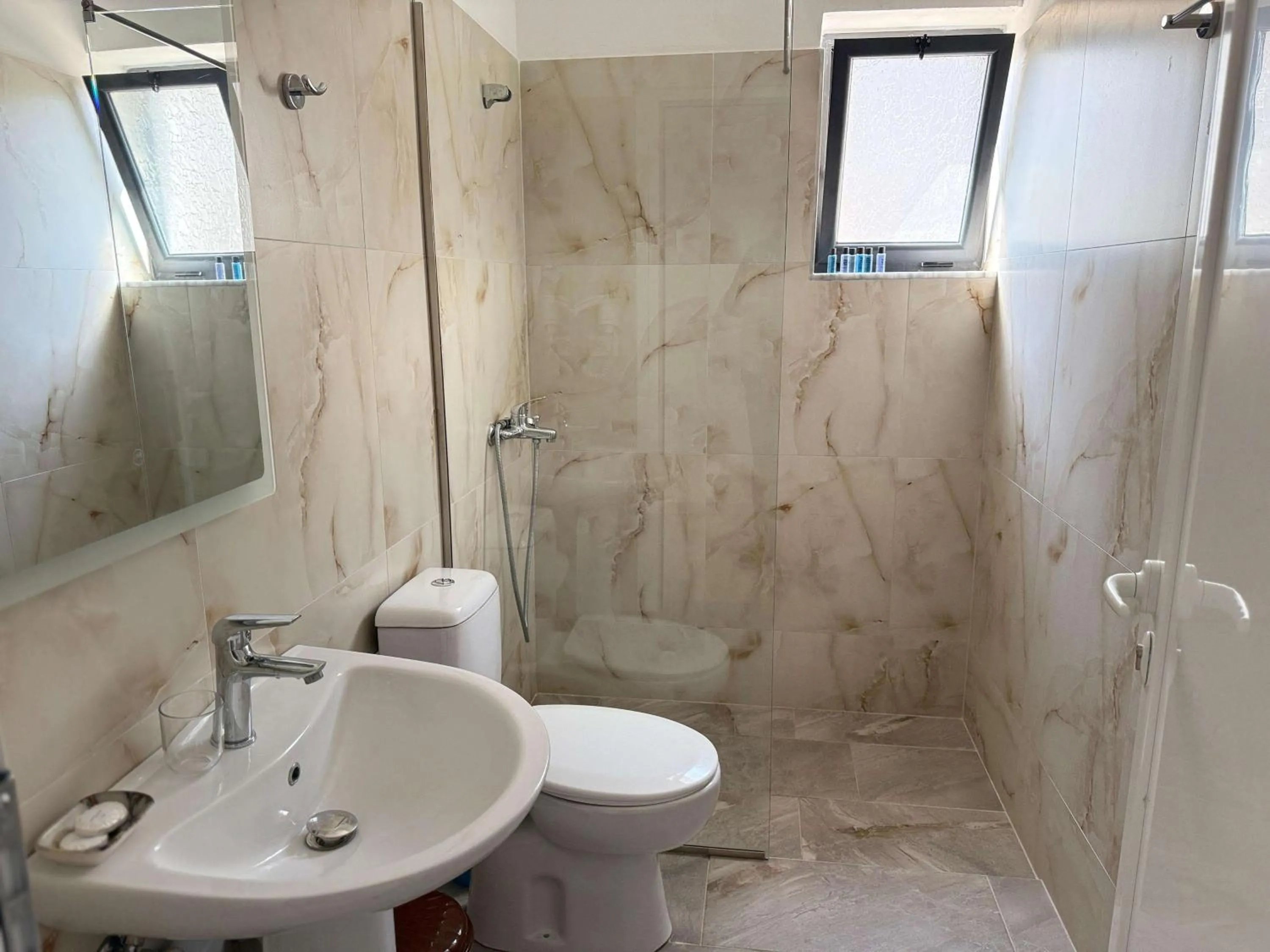 Shower in Vila Bilali