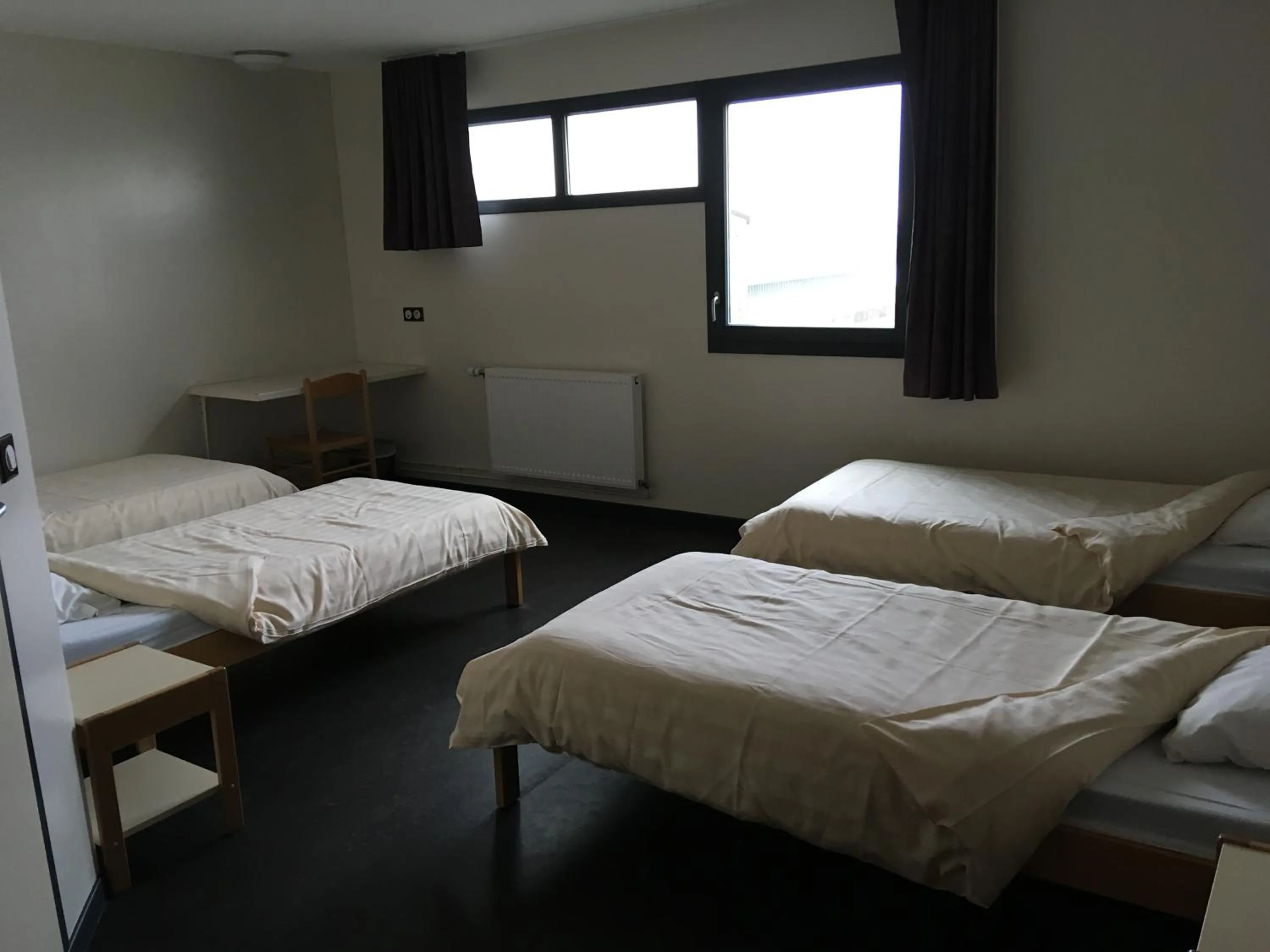 Bedroom, Bed in Auberge de jeunesse L'Escale