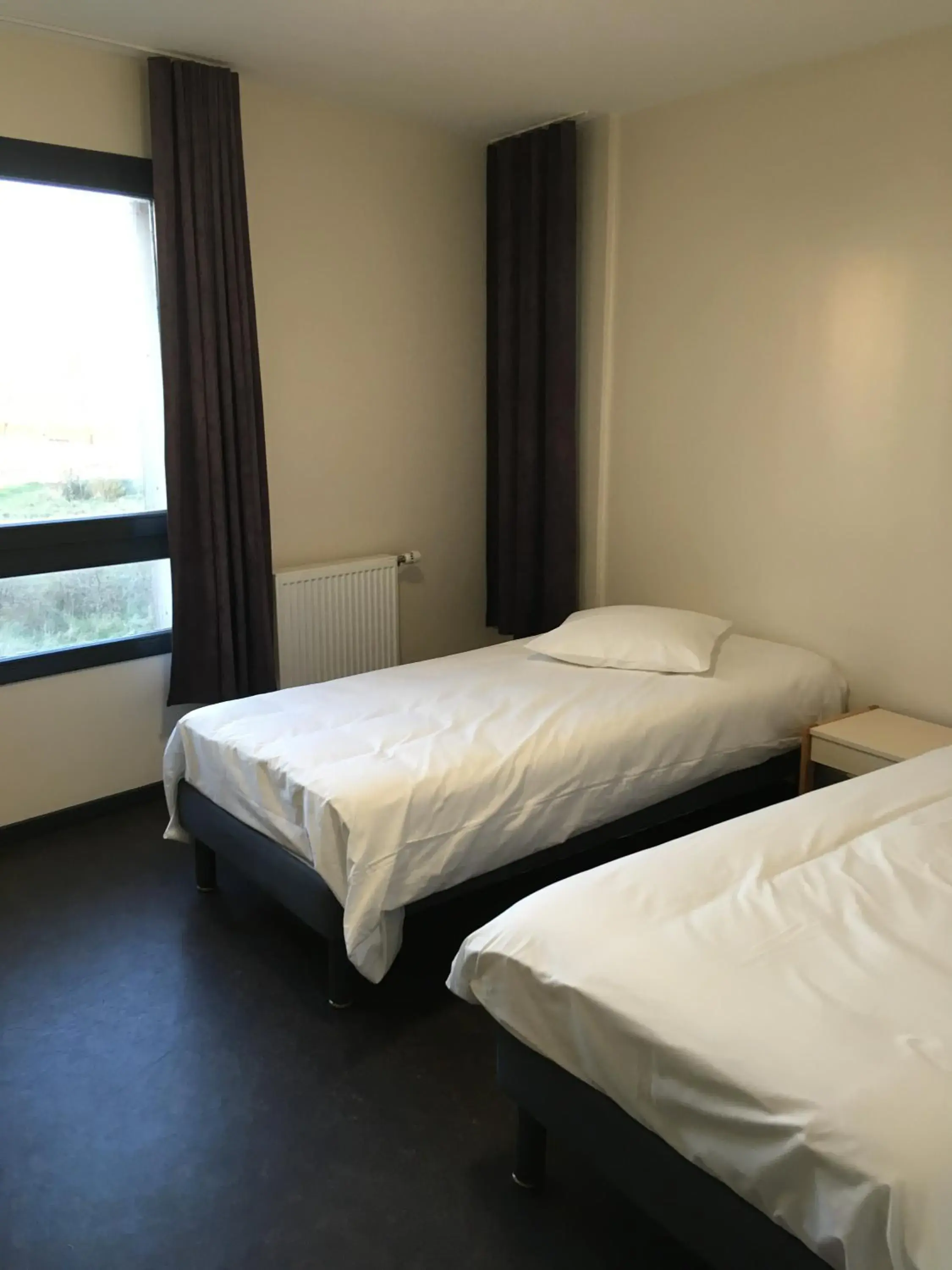 Twin Room in Auberge de jeunesse L'Escale Twin Room in Auberge de jeunesse L'Escale