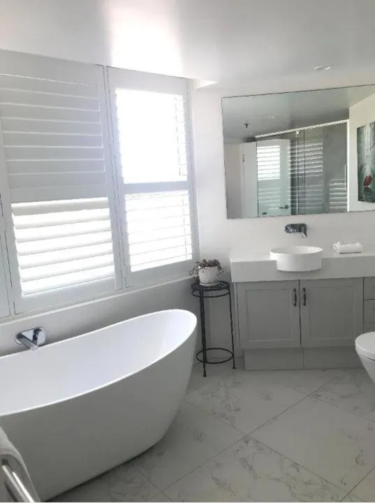 Bathroom in Burleigh Surf Apartments