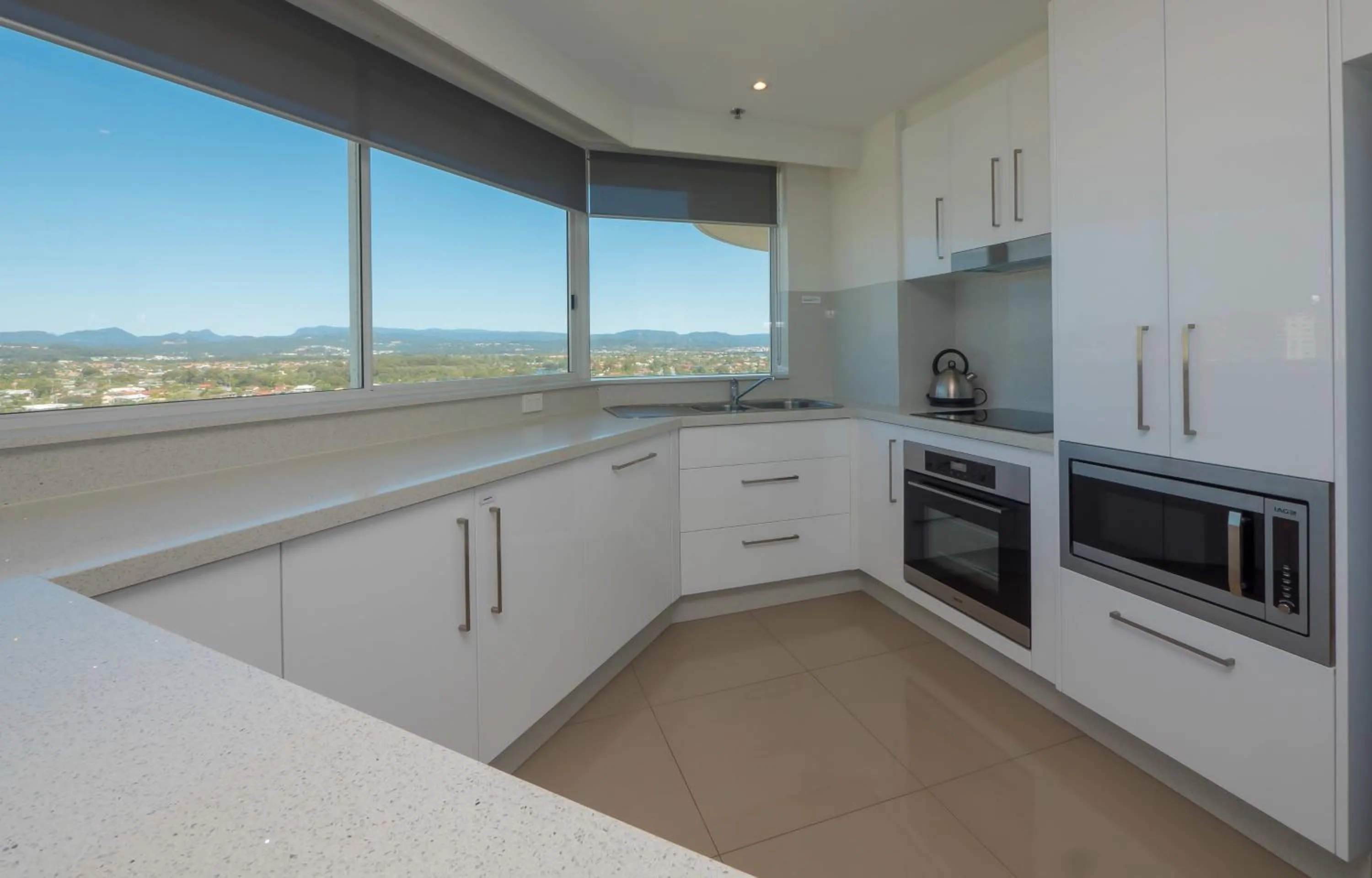 Kitchen or kitchenette in Burleigh Surf Apartments