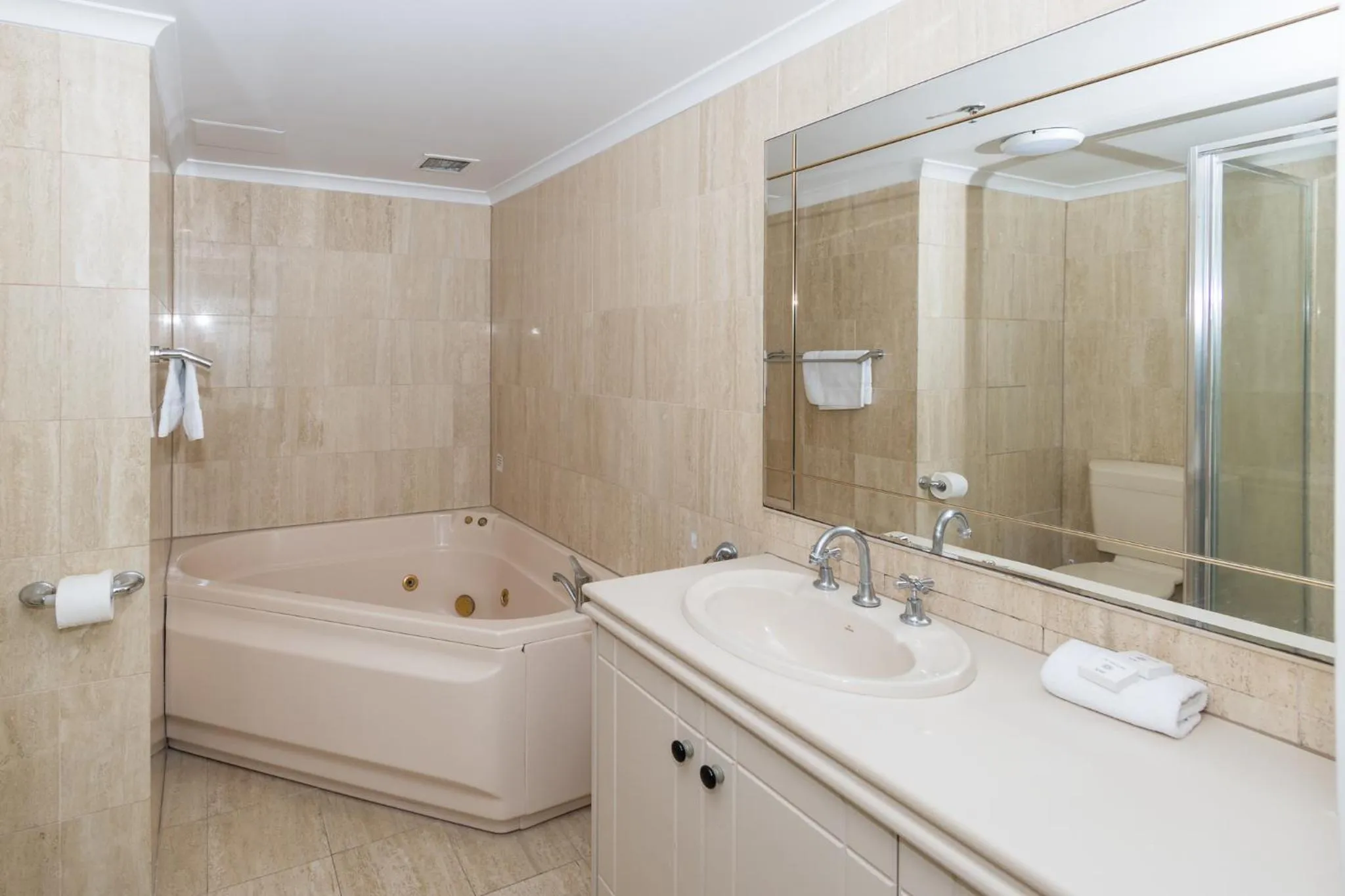 Shower in Burleigh Surf Apartments