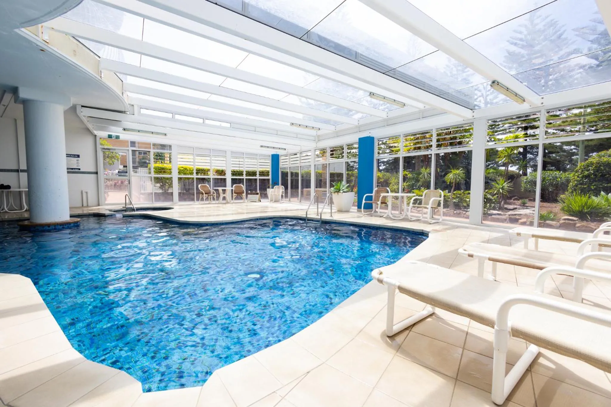 Swimming pool in Burleigh Surf Apartments