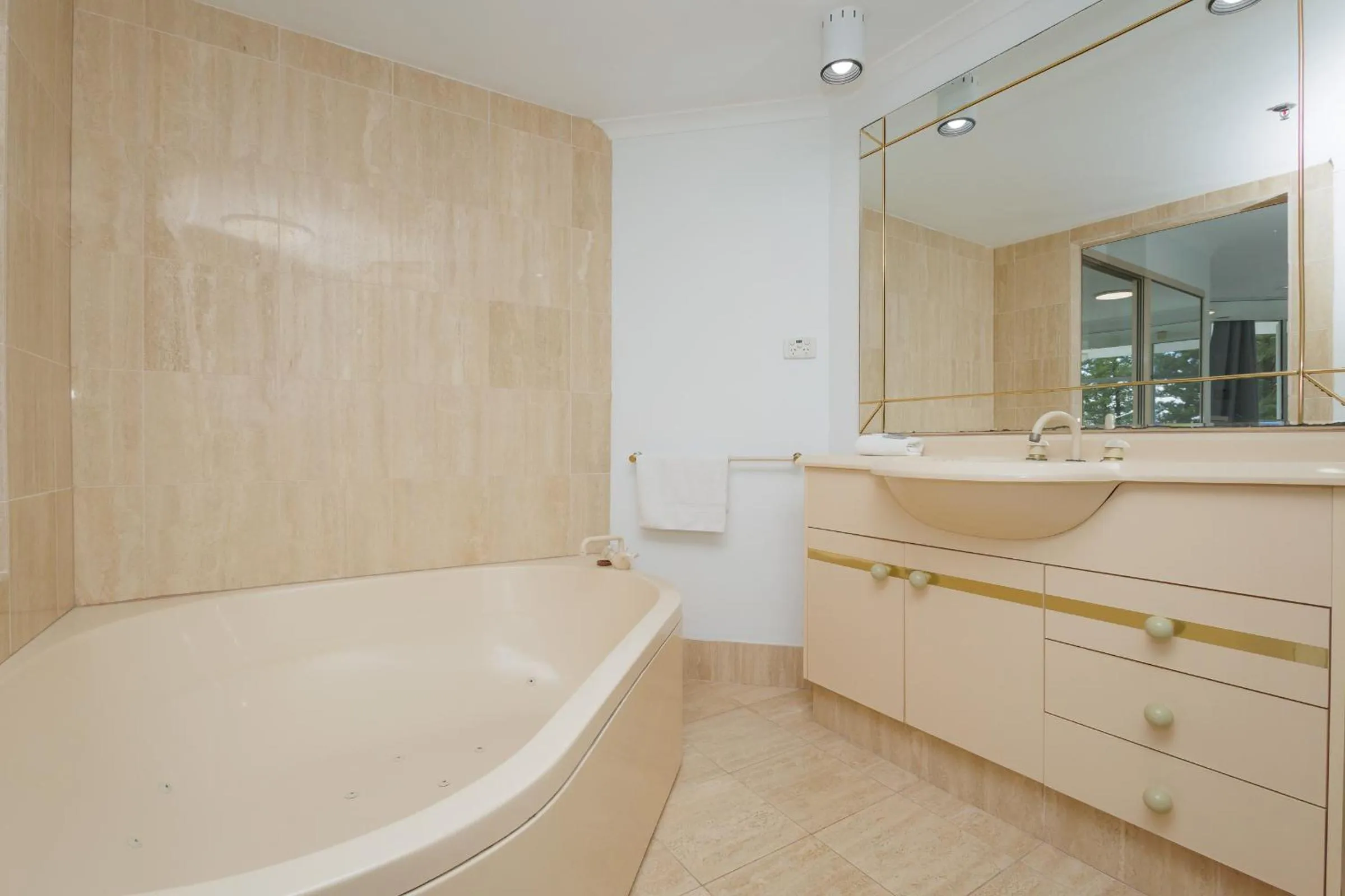 Burleigh Surf Apartments