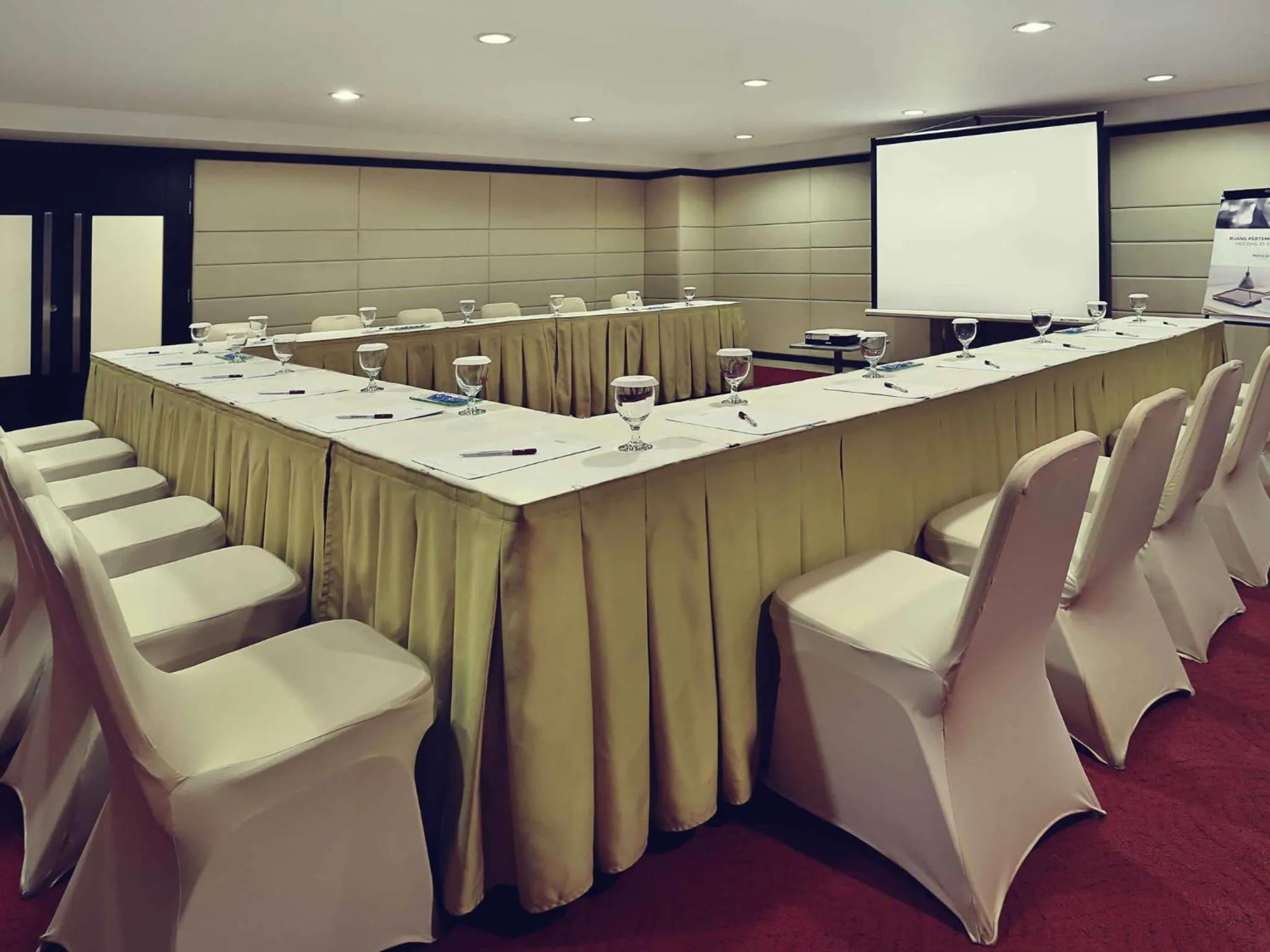 Meeting/conference room in Mercure Pontianak City Center