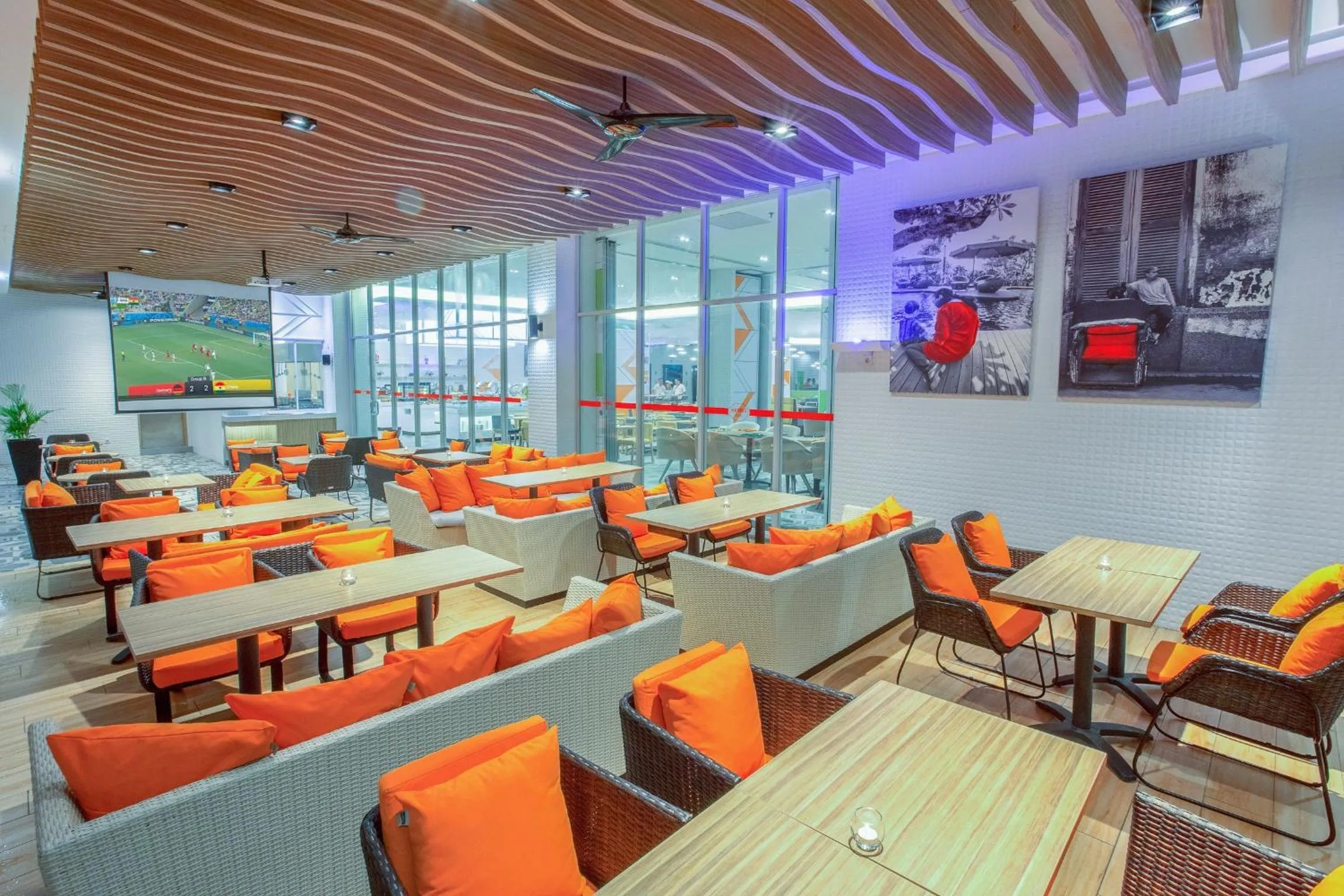 Restaurant/places to eat in HARRIS Hotel and Conventions Kelapa Gading Jakarta