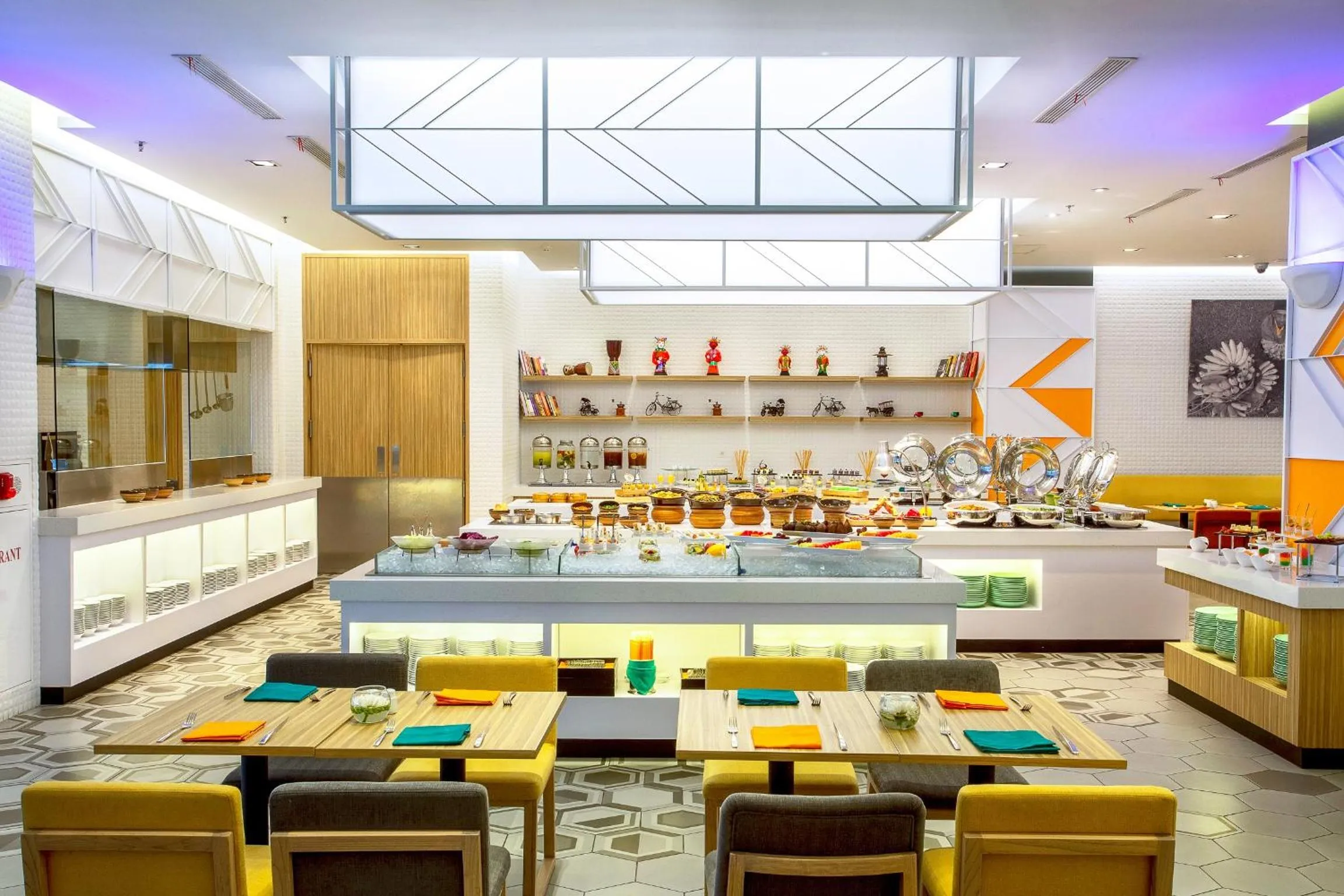 Restaurant/places to eat in HARRIS Hotel and Conventions Kelapa Gading Jakarta