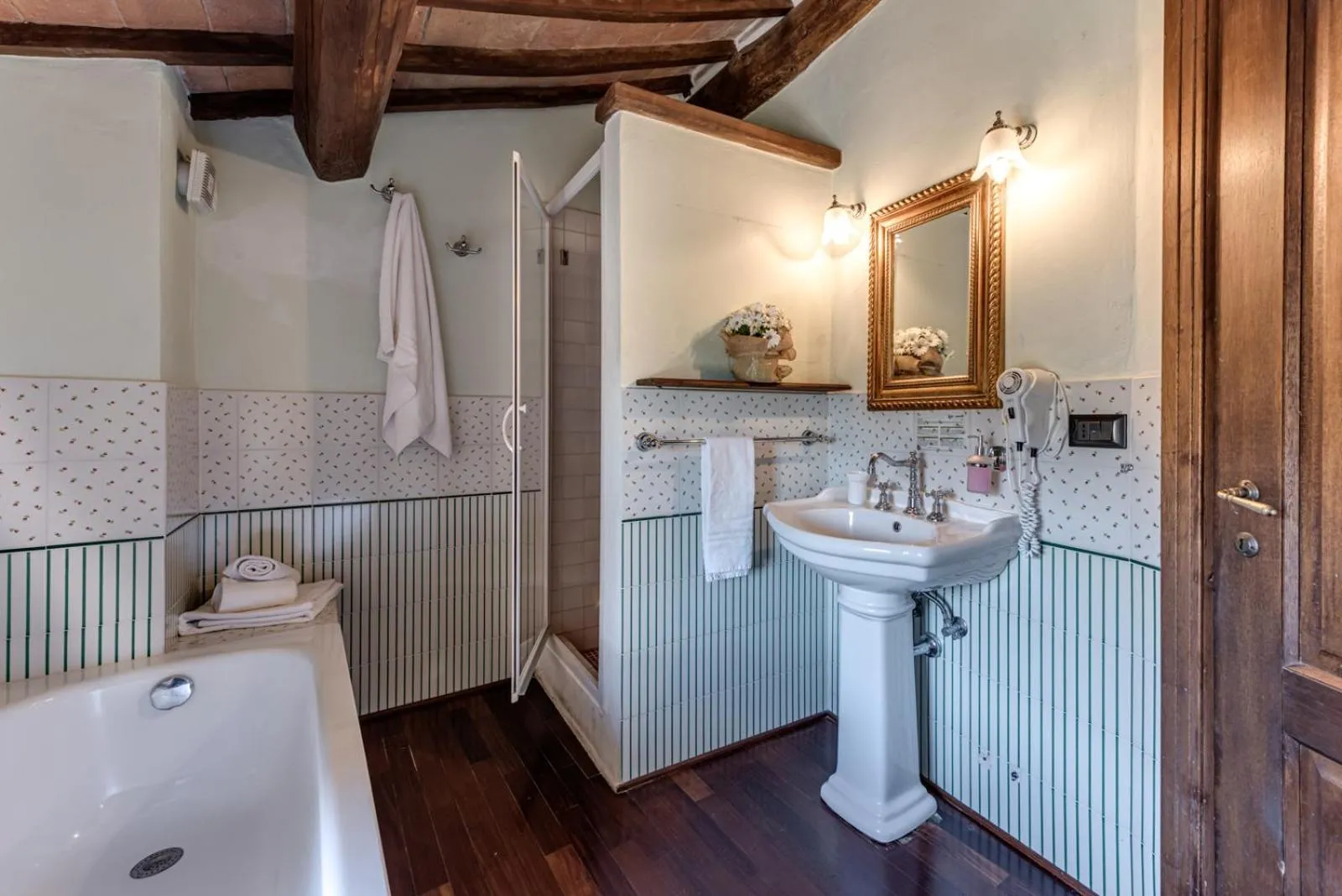 Bathroom in Le Terre Di Isa