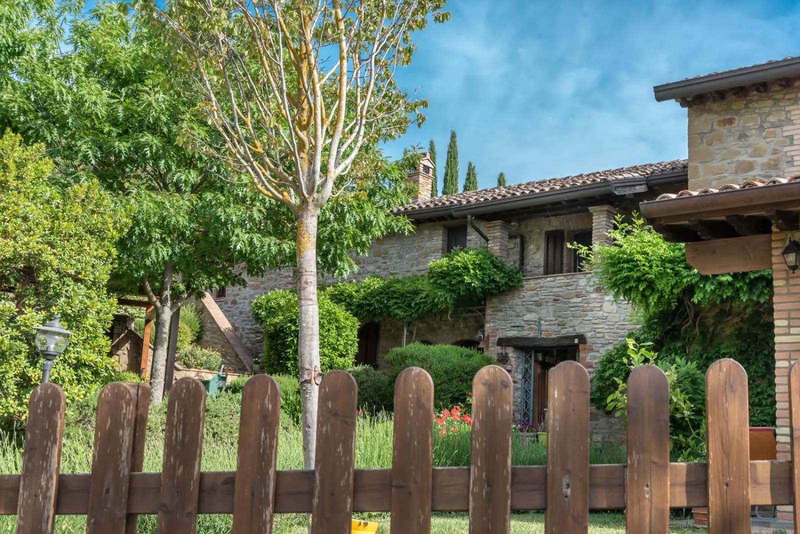Property building in Le Terre Di Isa