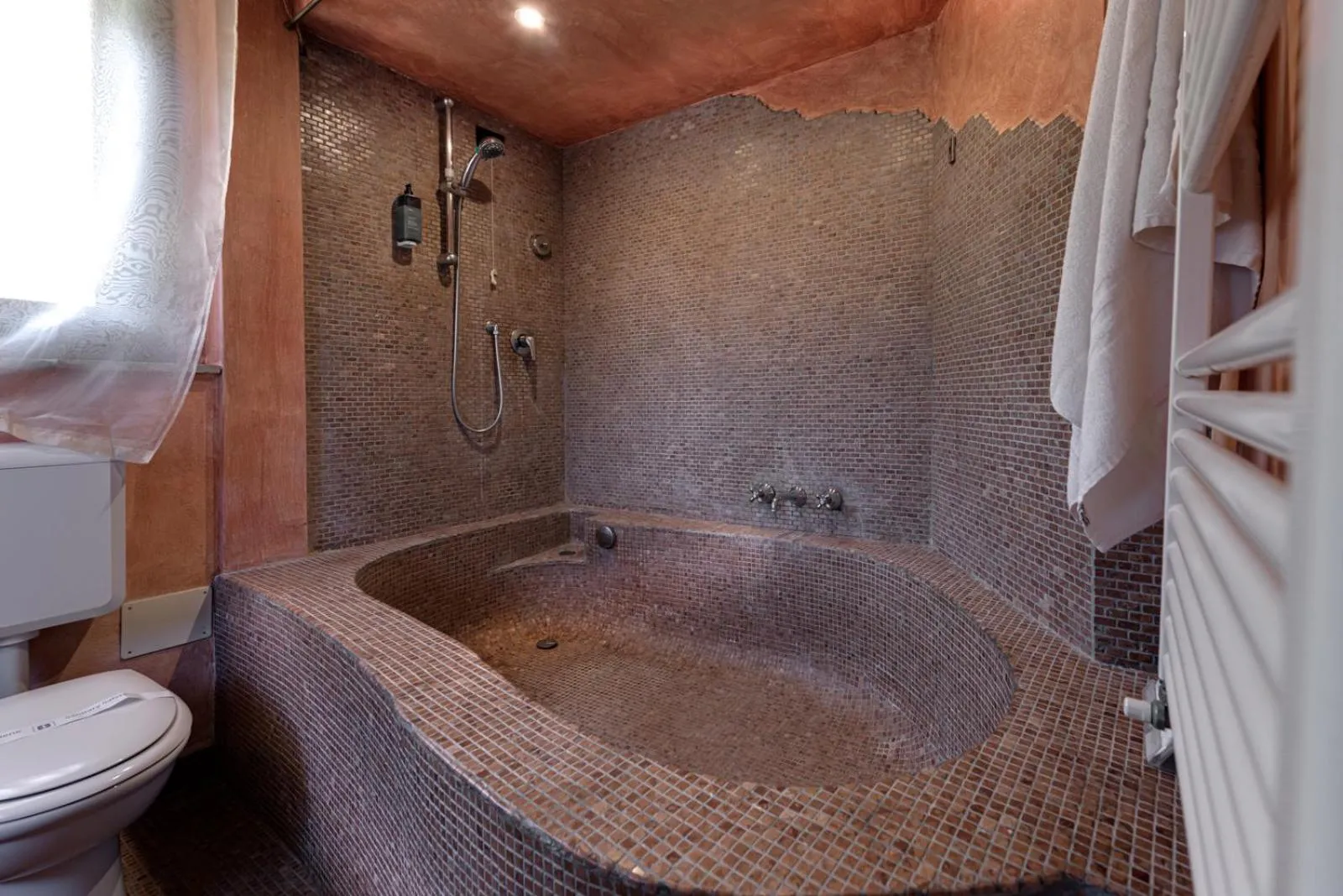 Bathroom in Le Terre Di Isa