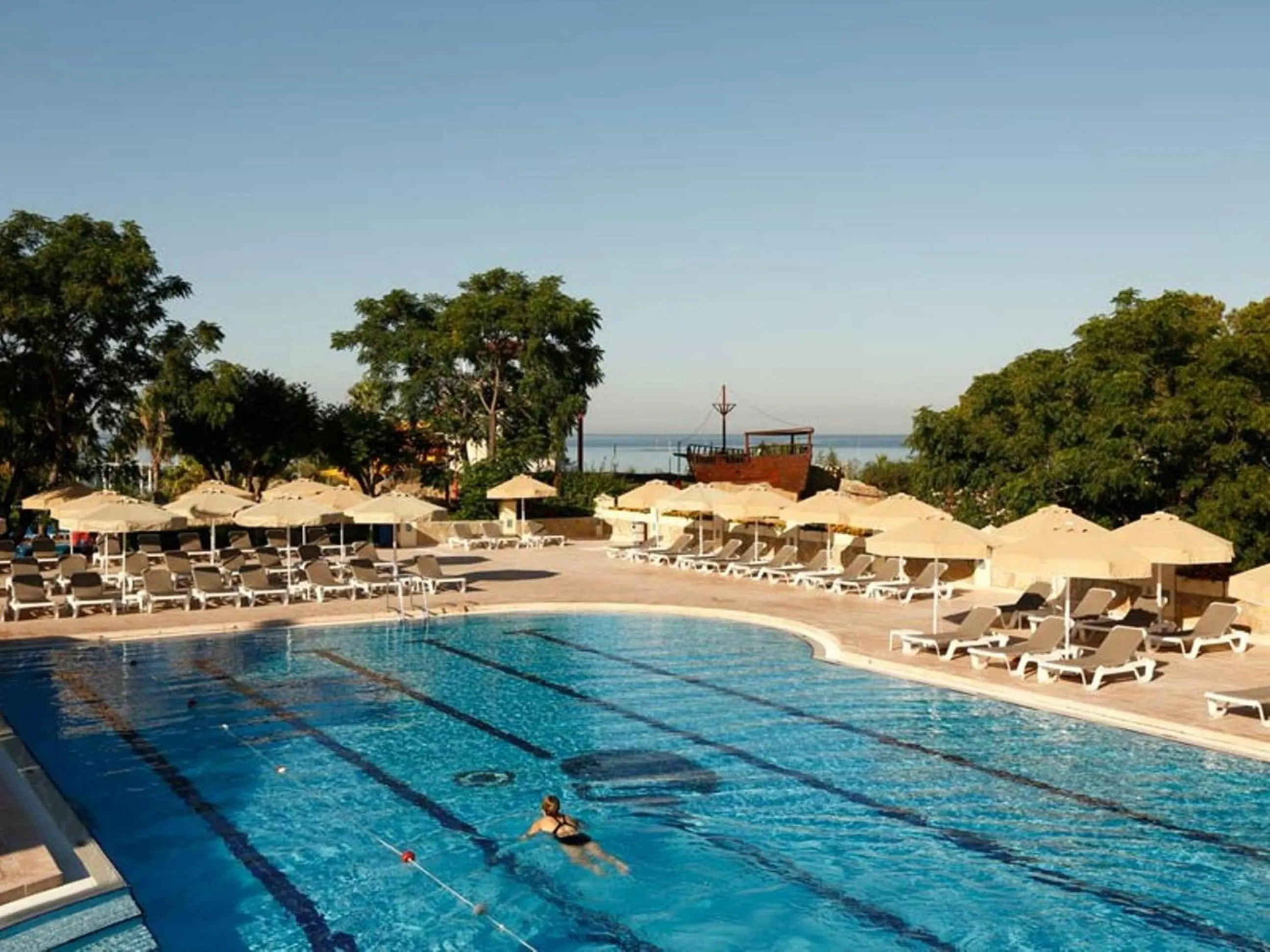 ROBINSON PAMFILYA - All Inclusive