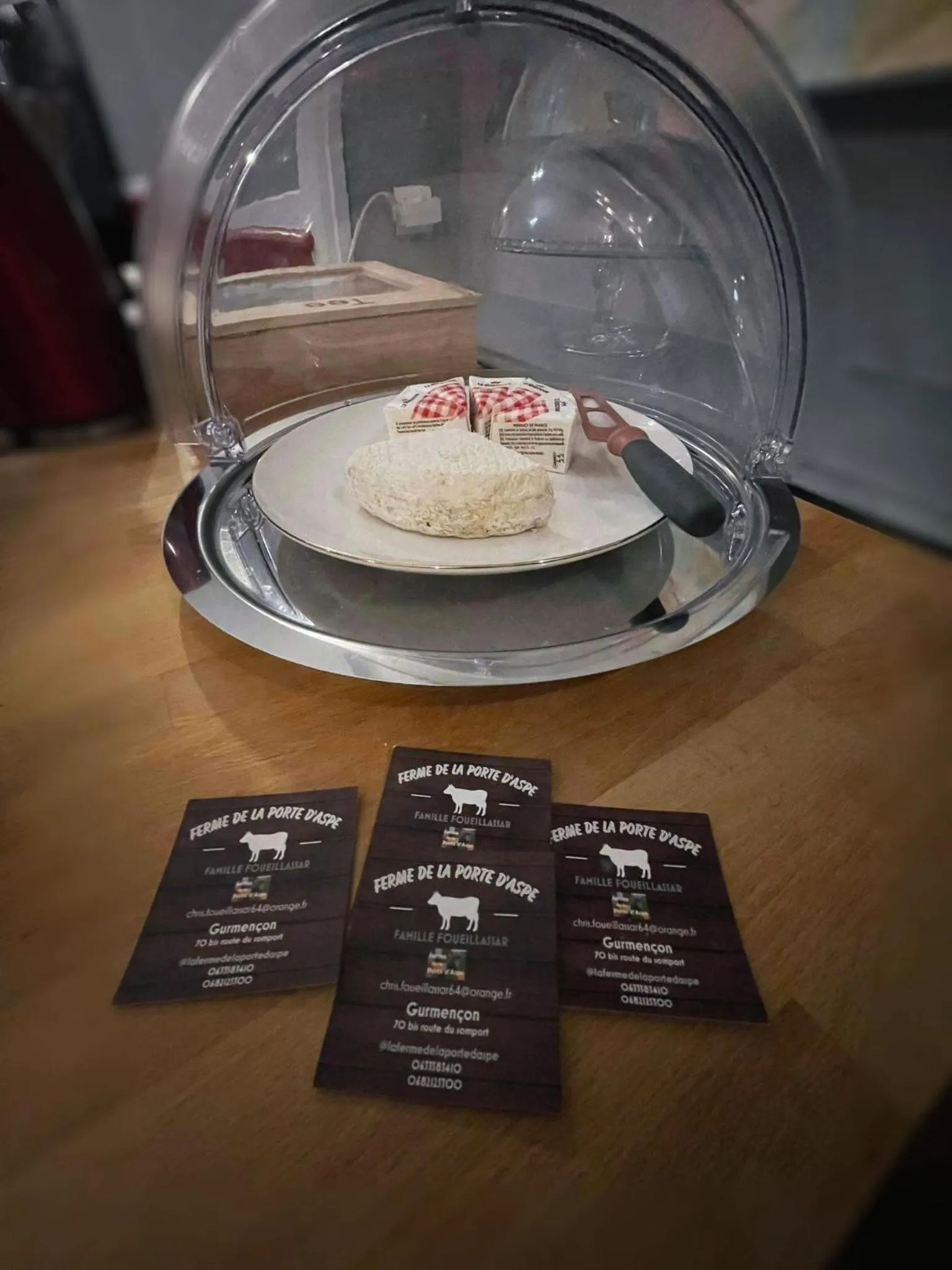 Buffet breakfast in Le Central Hôtel-Bar