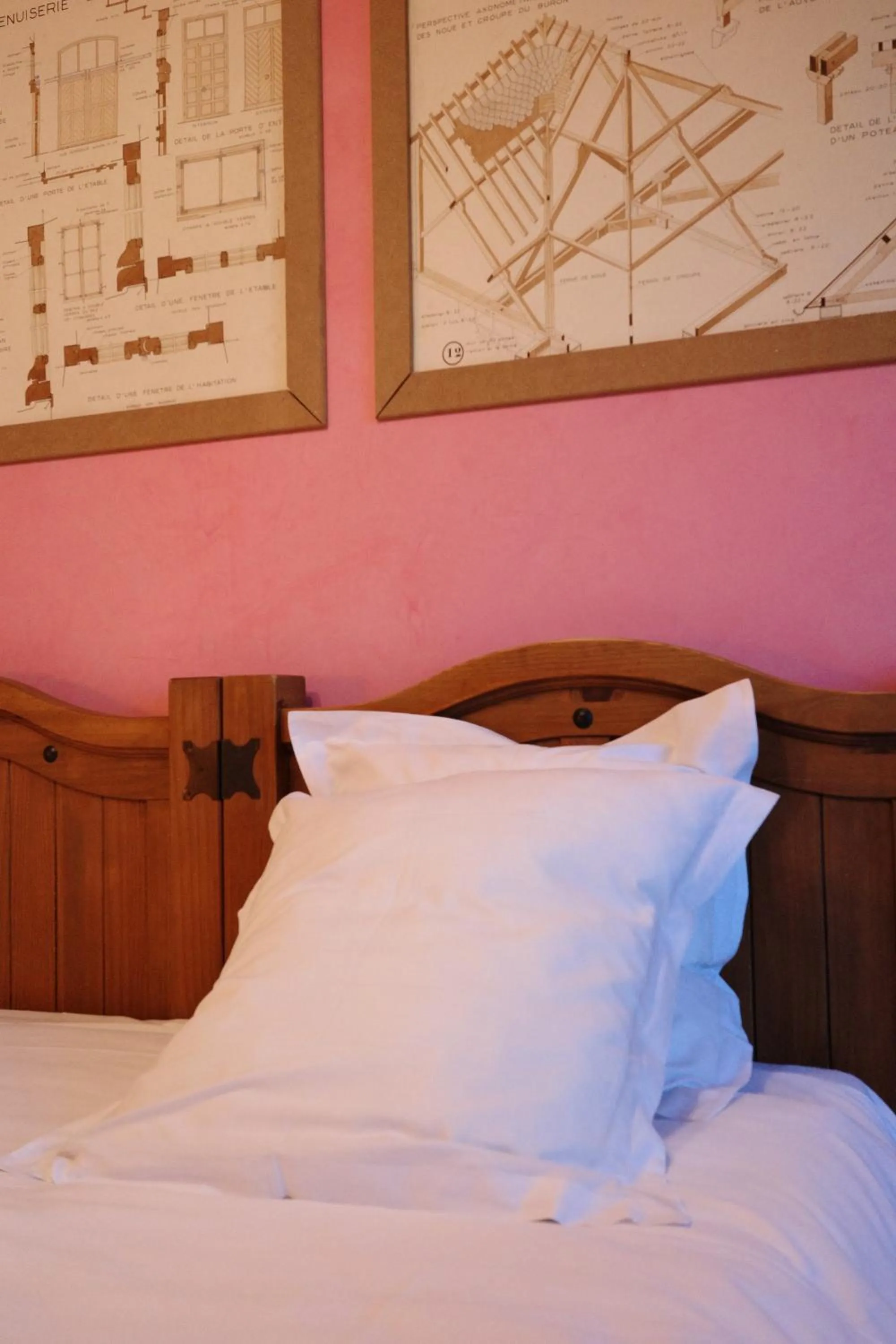 Bed in Logis Domaine de Peyrolade