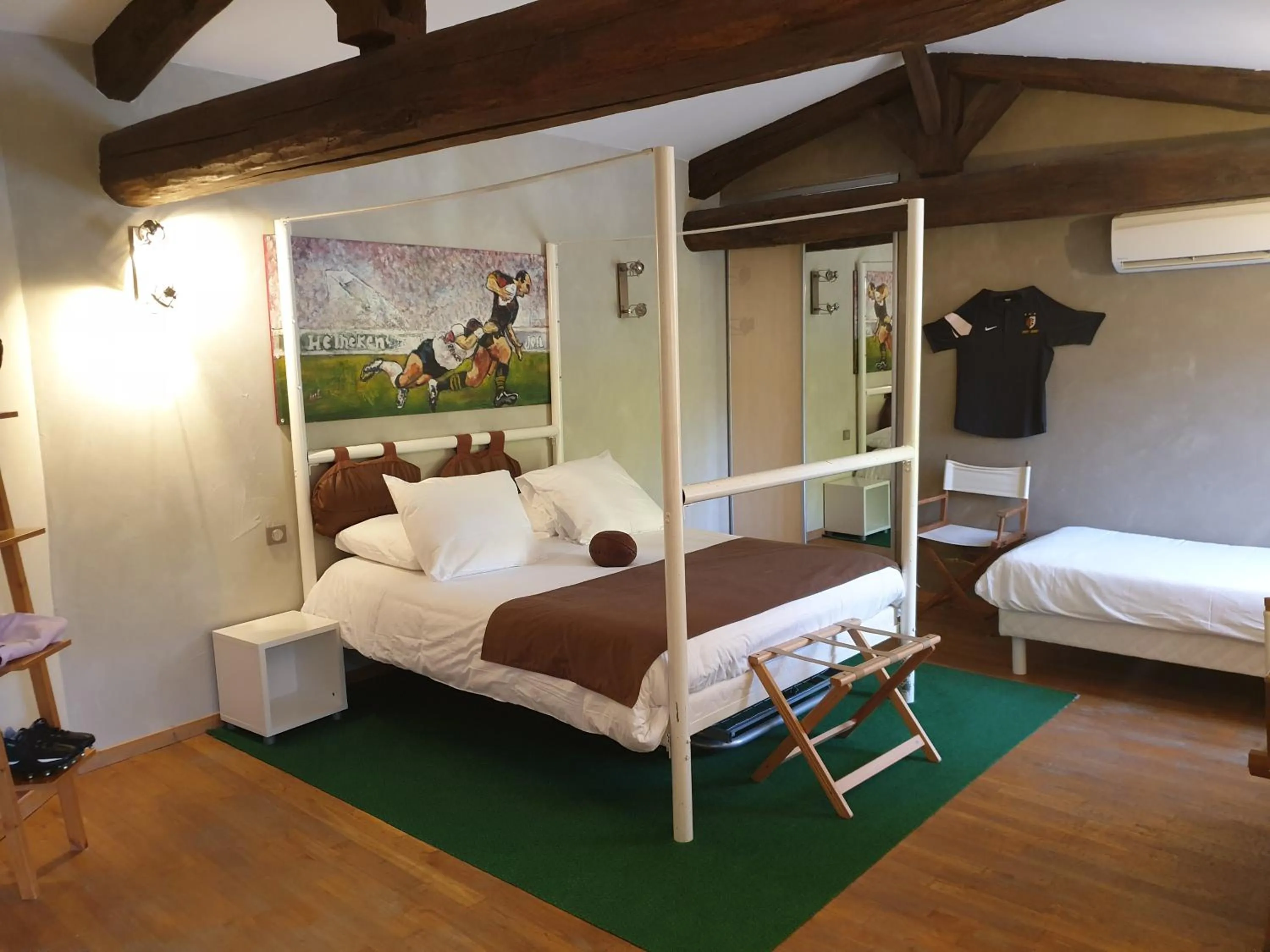 Bed in Logis Domaine de Peyrolade