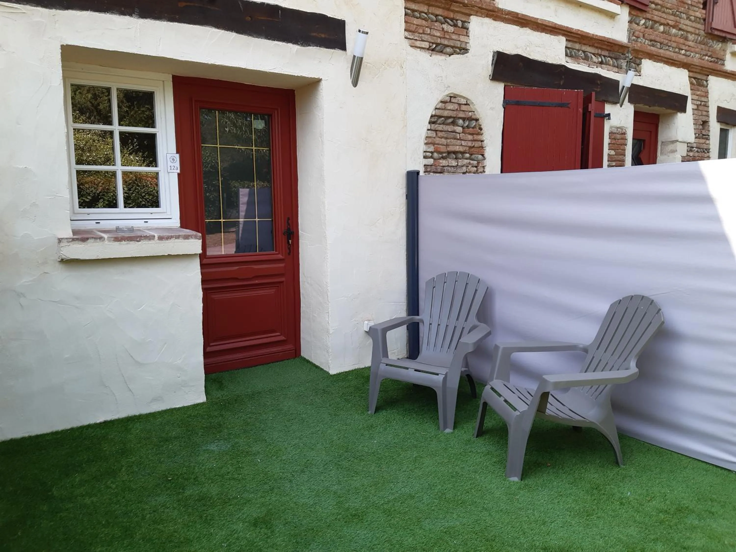 Patio in Logis Domaine de Peyrolade