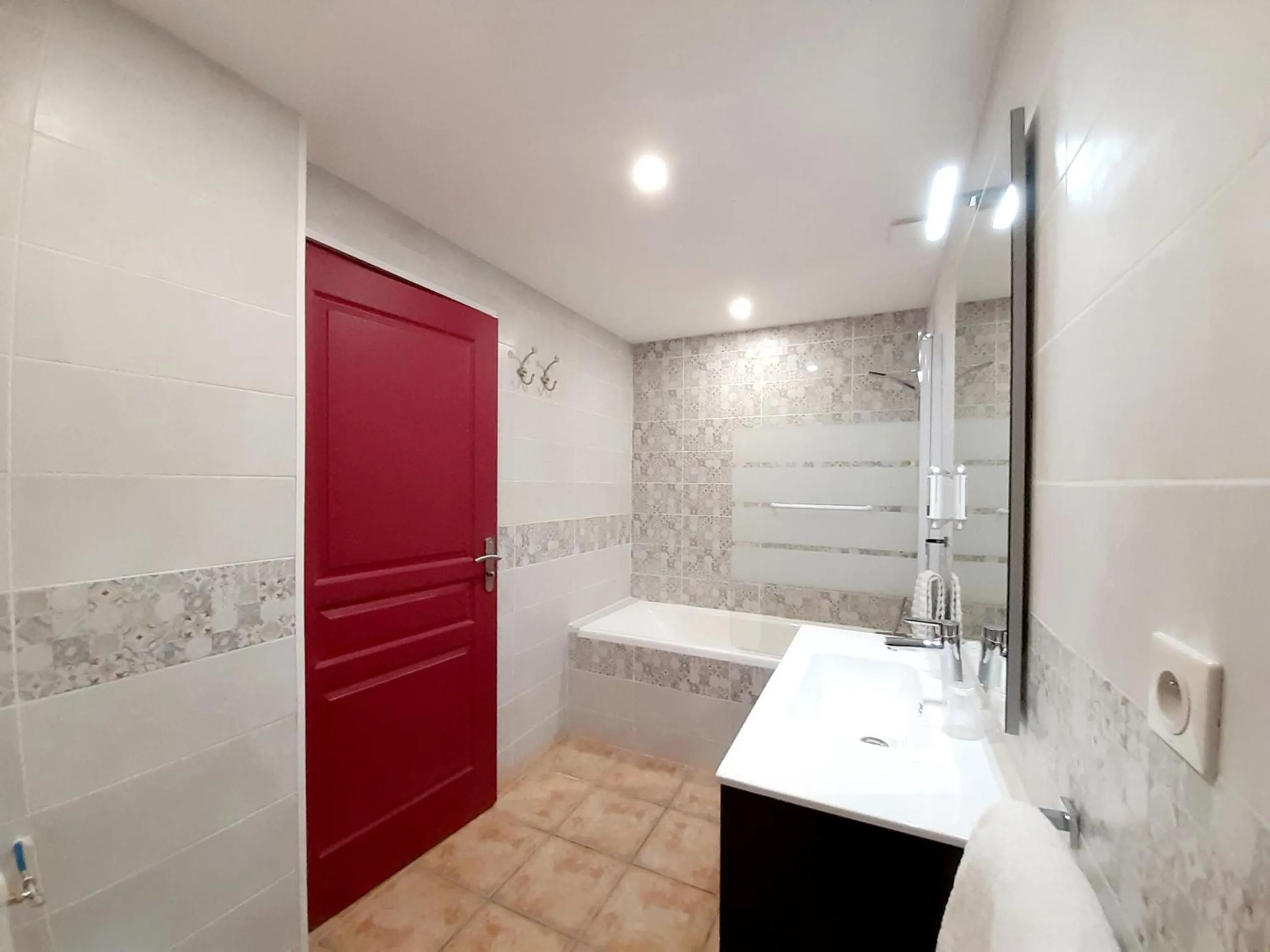 Bathroom in Logis Domaine de Peyrolade