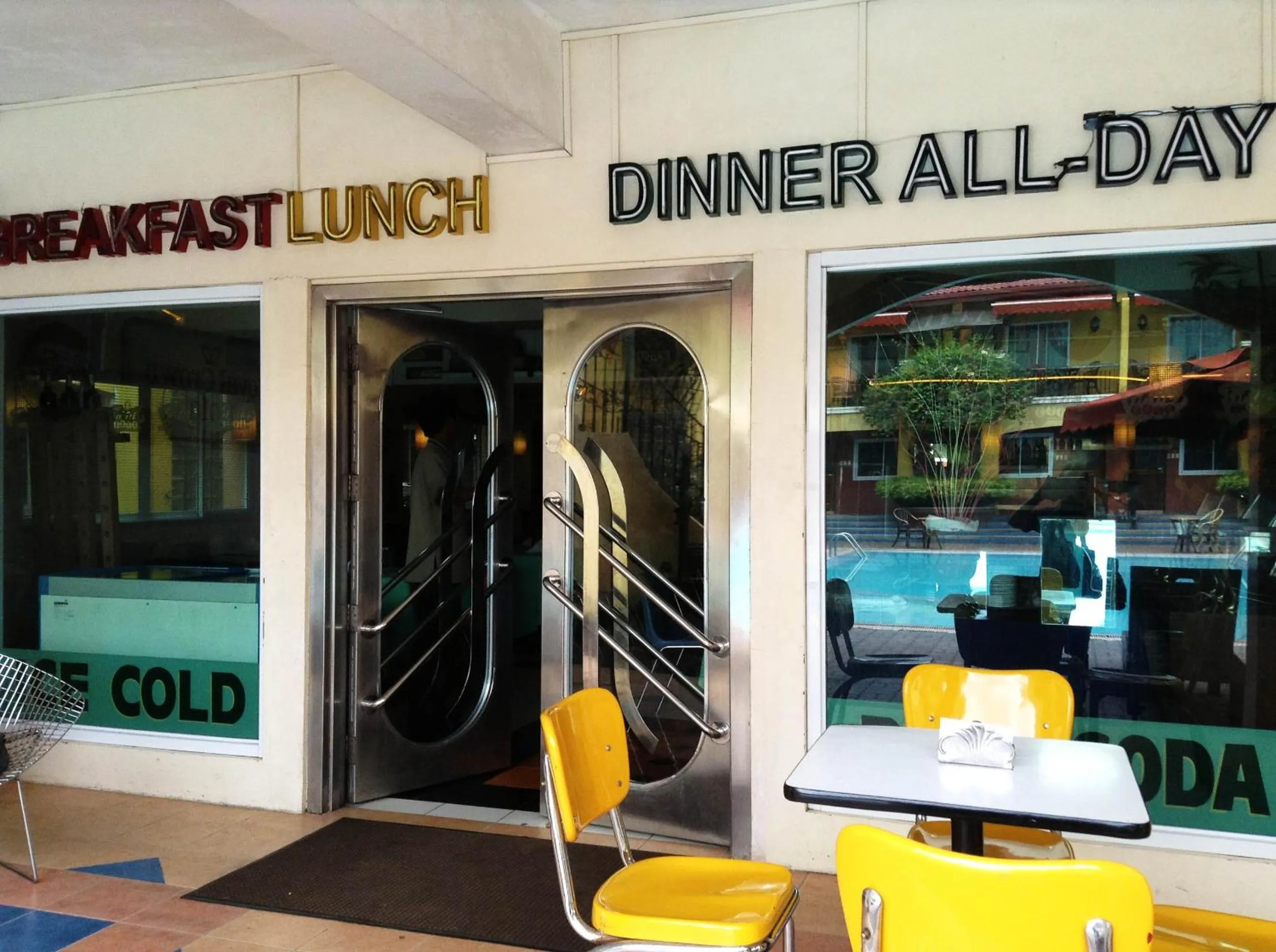 Restaurant/places to eat in Crown Regency Residences Davao