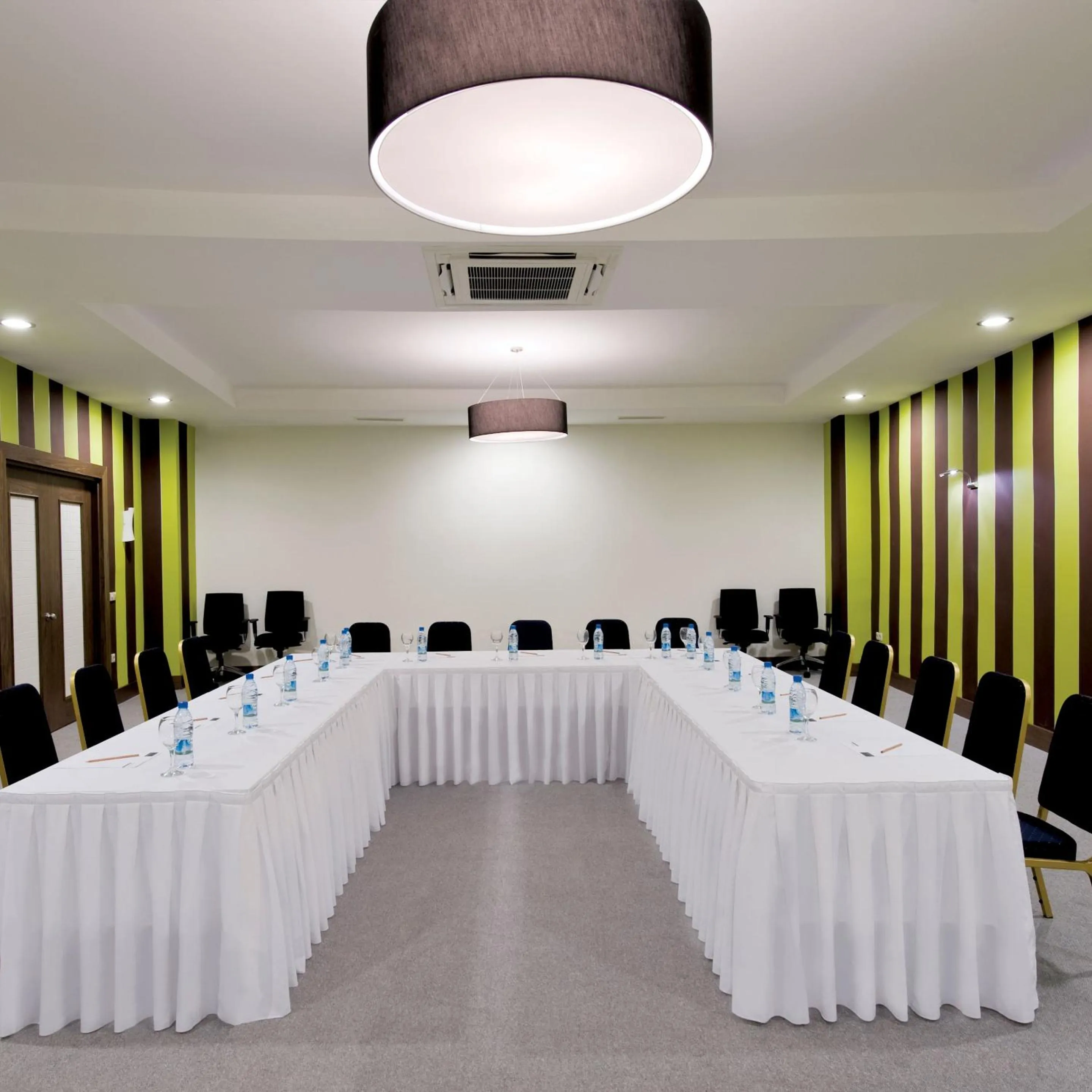 Meeting/conference room in Paloma Pasha