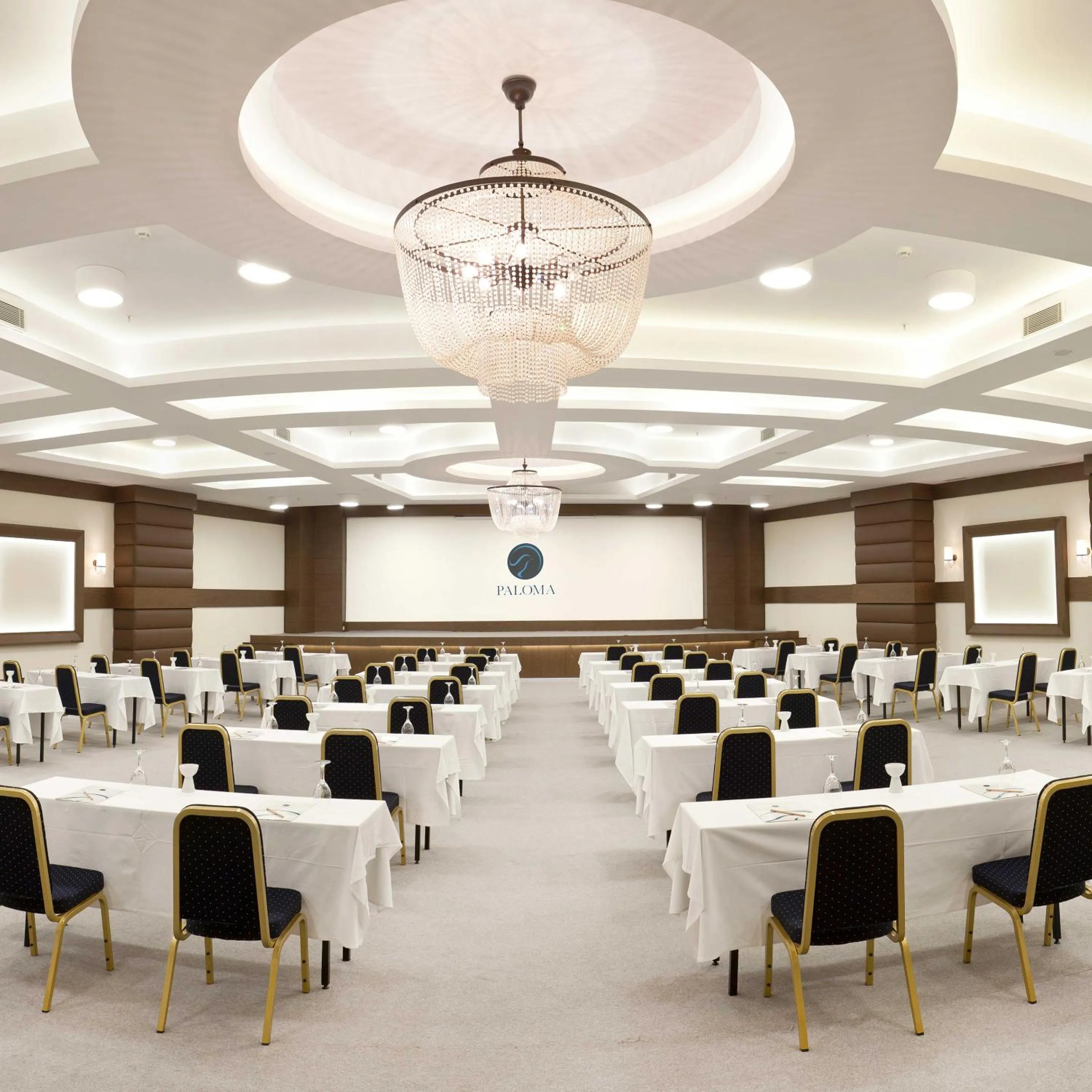 Meeting/conference room in Paloma Pasha