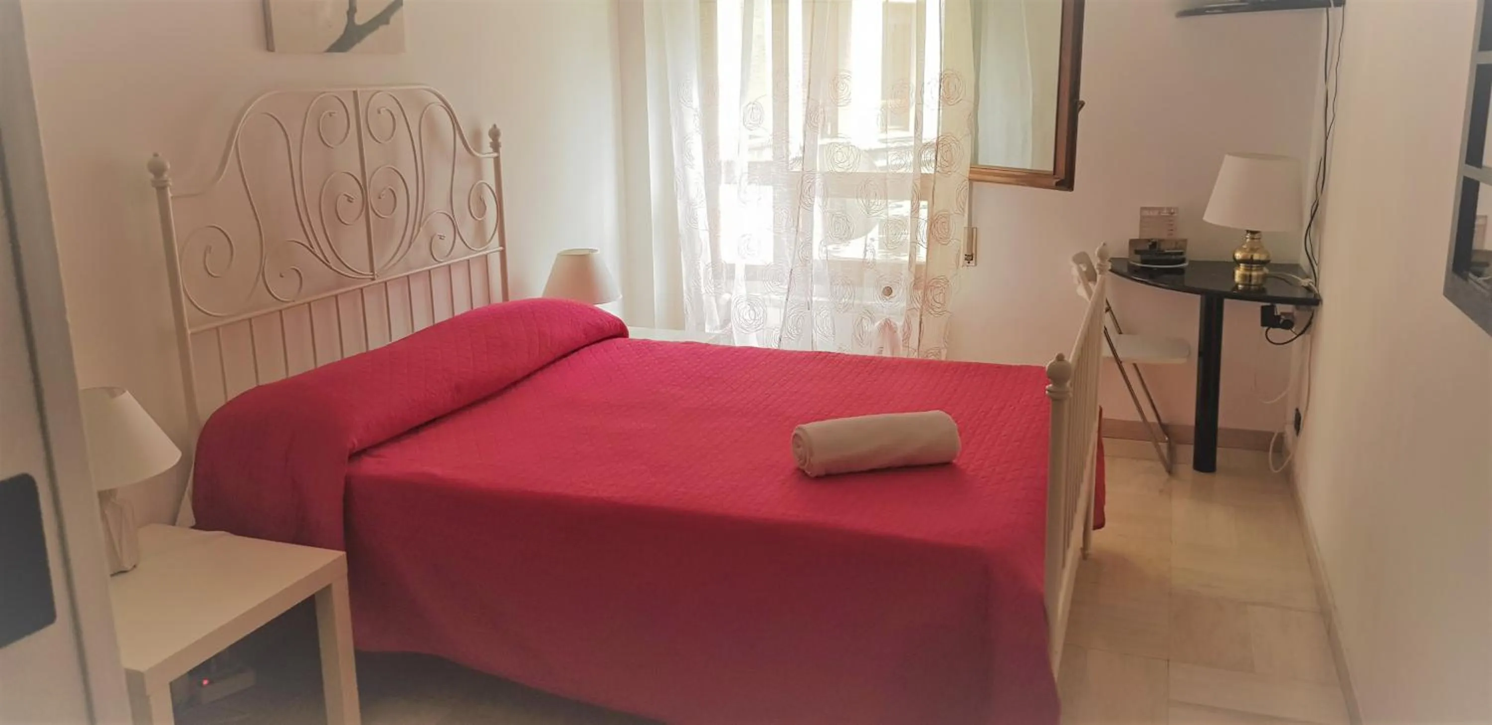 Bed in Hotel Provenza