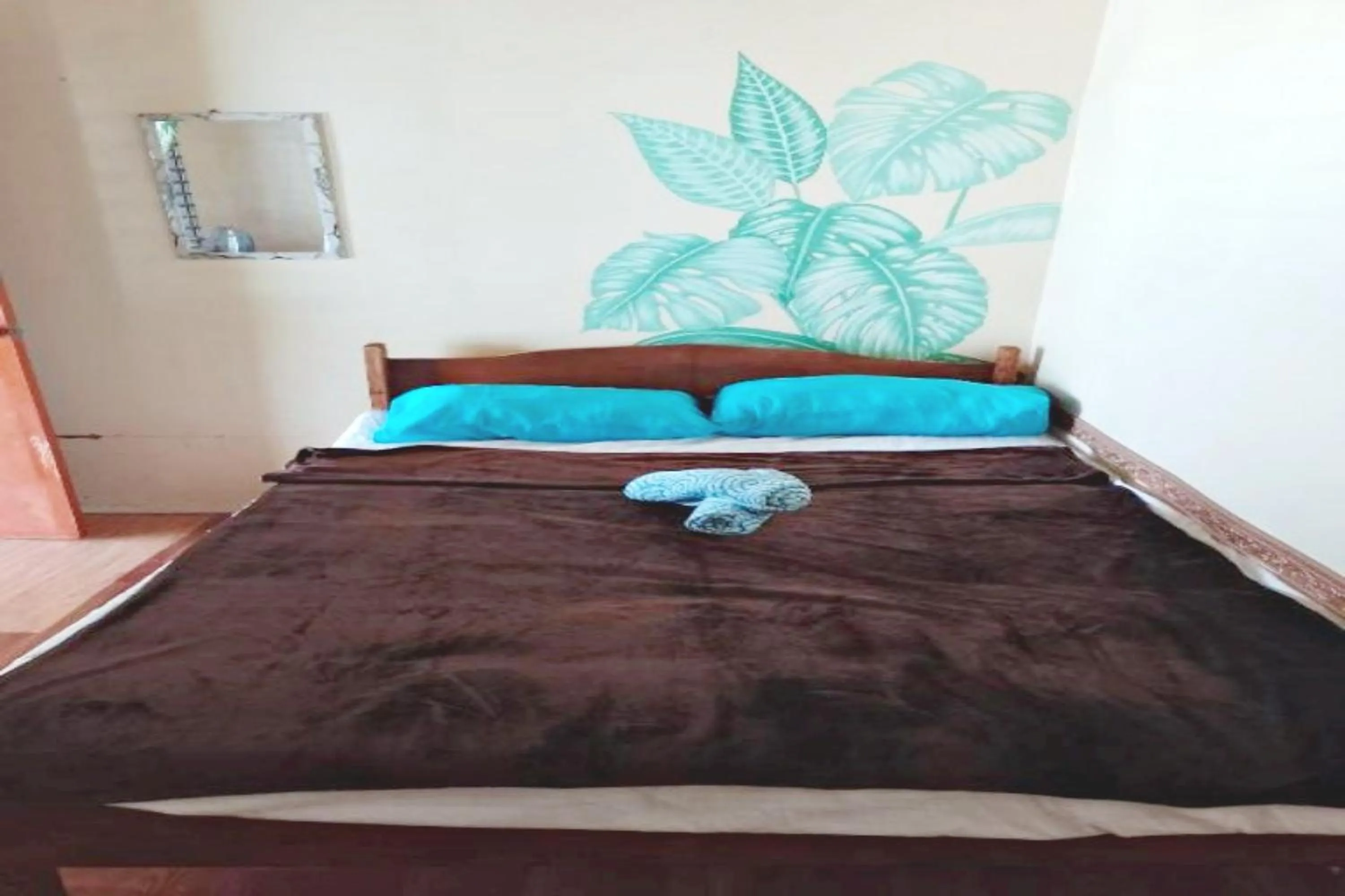 Bed in Angler's Hub & Resort Oslob