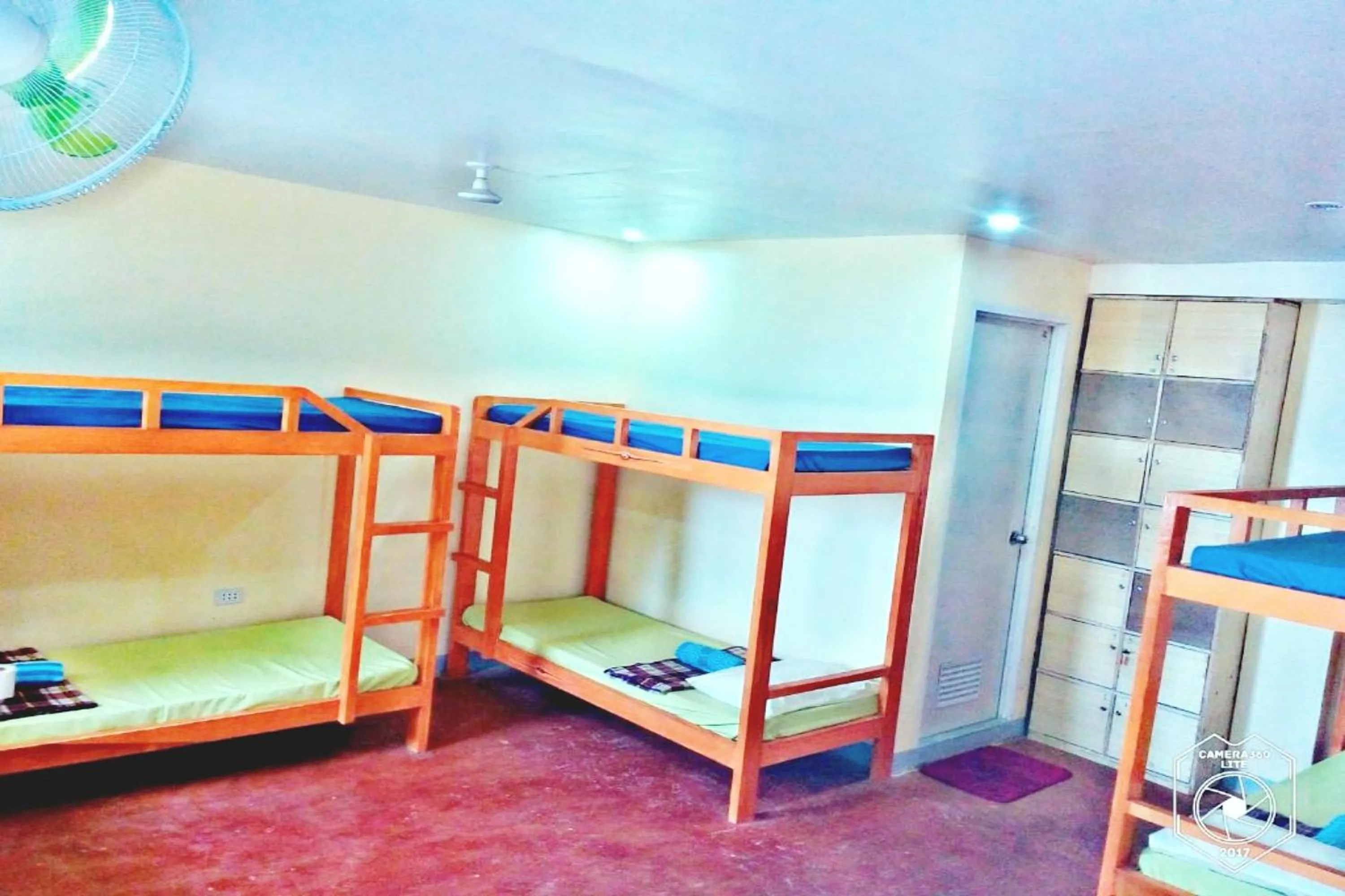 Bed in Angler's Hub & Resort Oslob