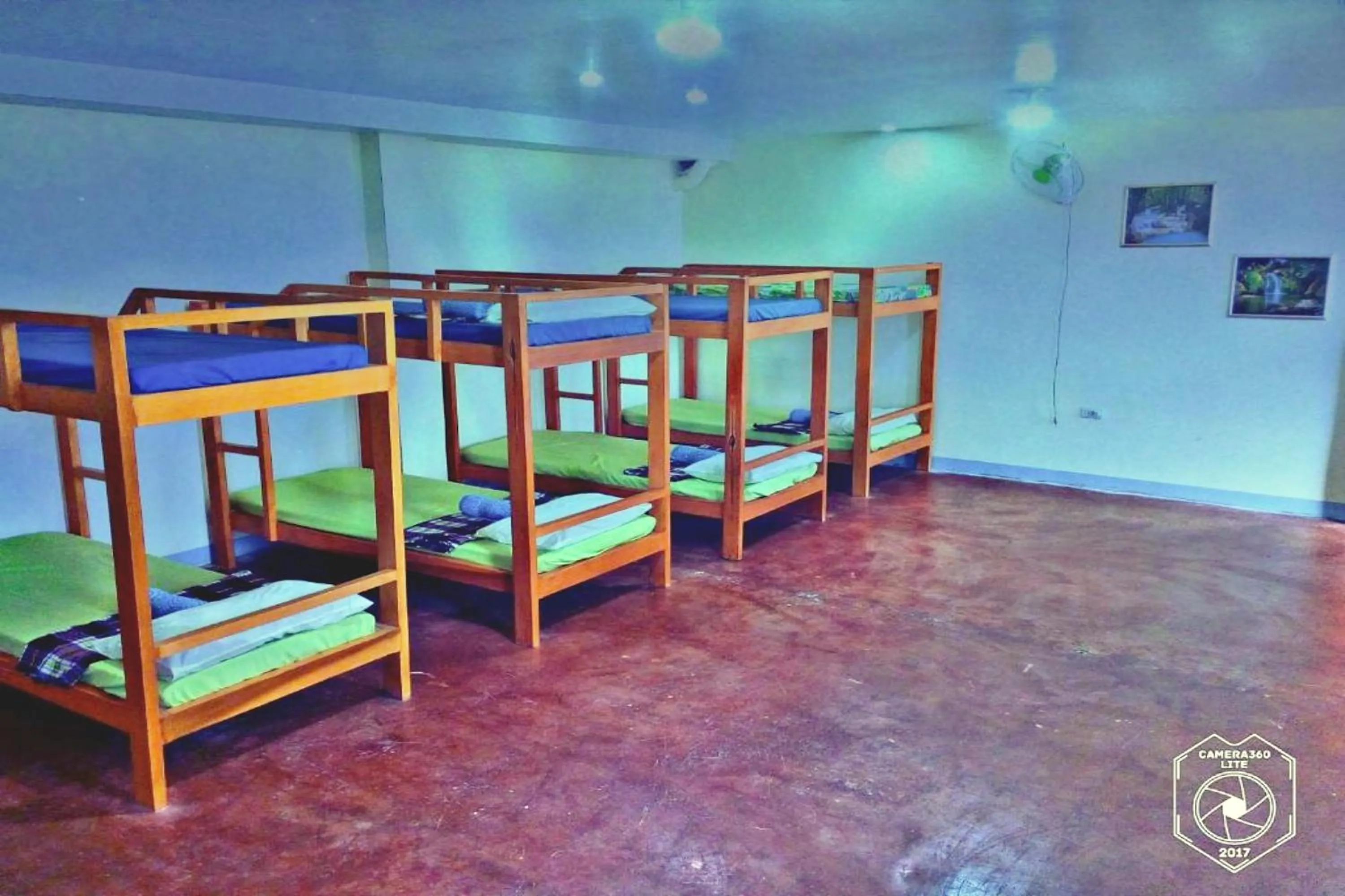 Bed in Angler's Hub & Resort Oslob