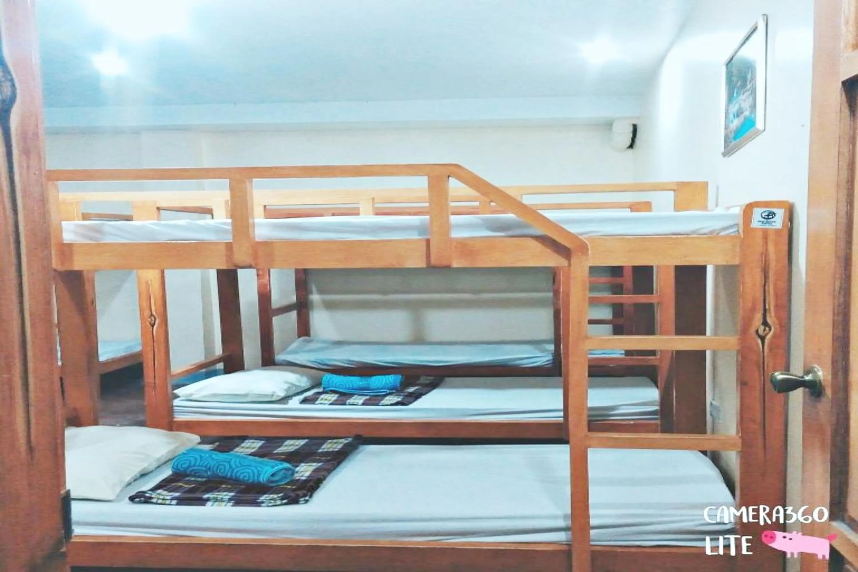 Bed in Angler's Hub & Resort Oslob