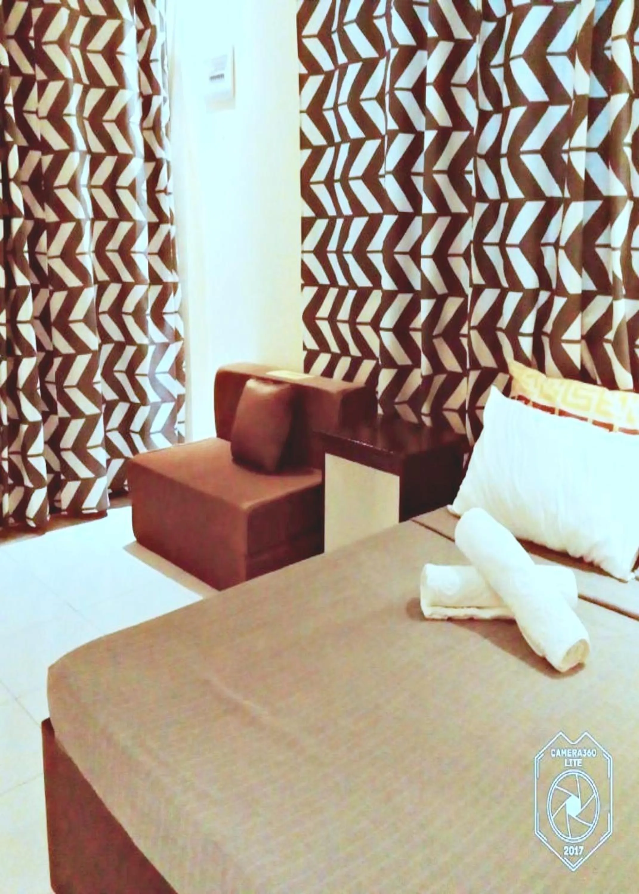 Bed in Angler's Hub & Resort Oslob