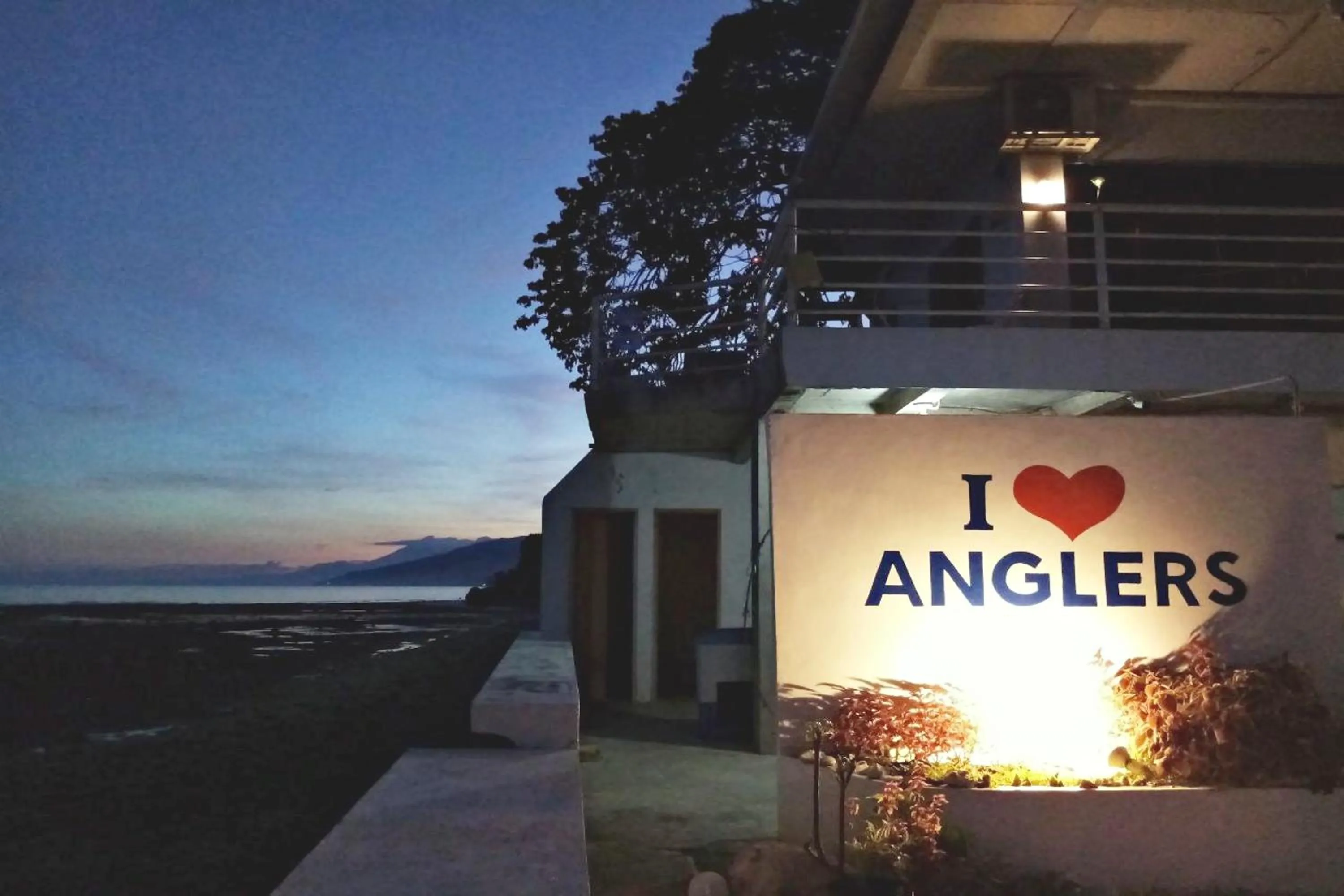 Sea view in Angler's Hub & Resort Oslob