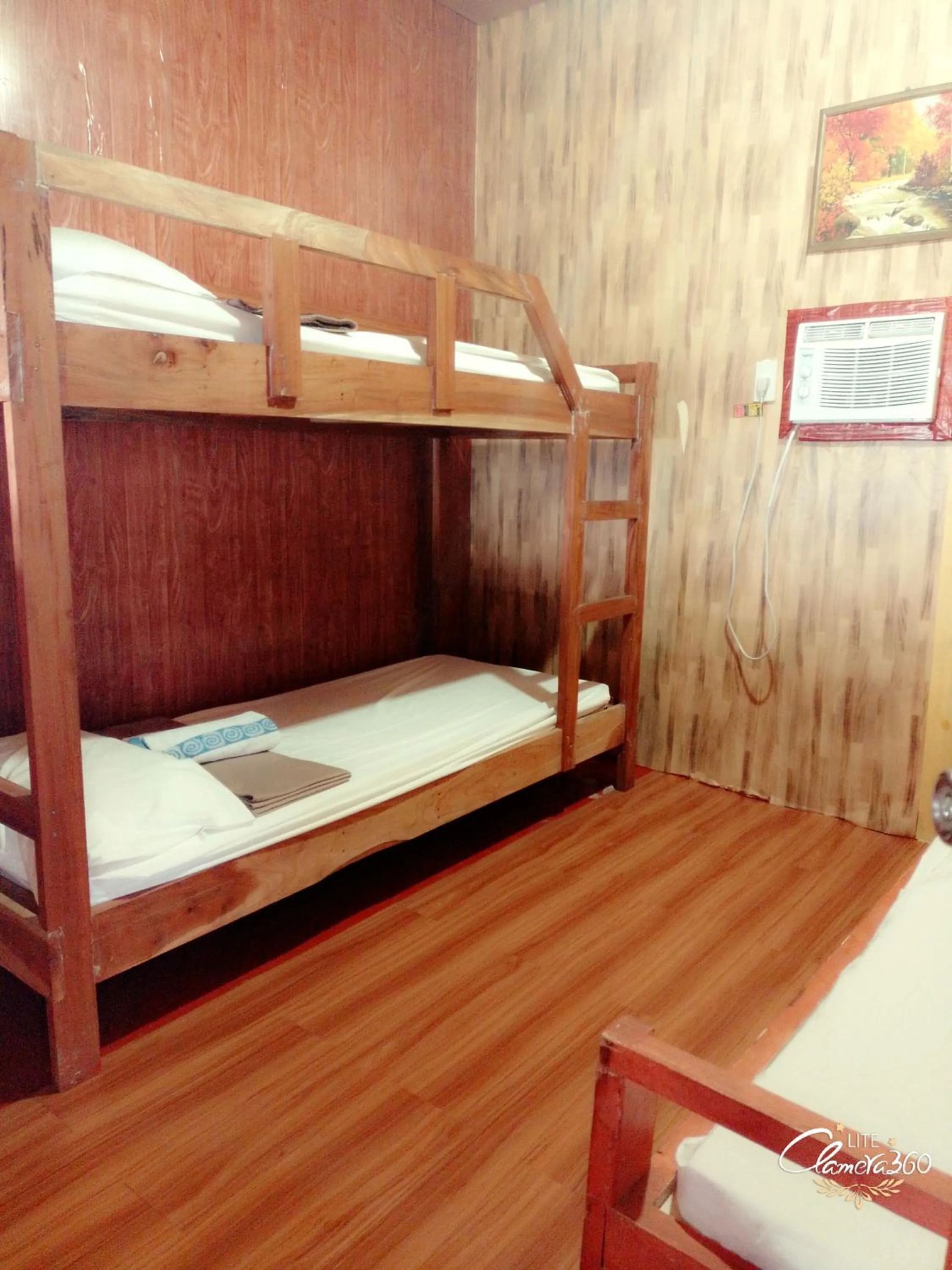 Bed in Angler's Hub & Resort Oslob
