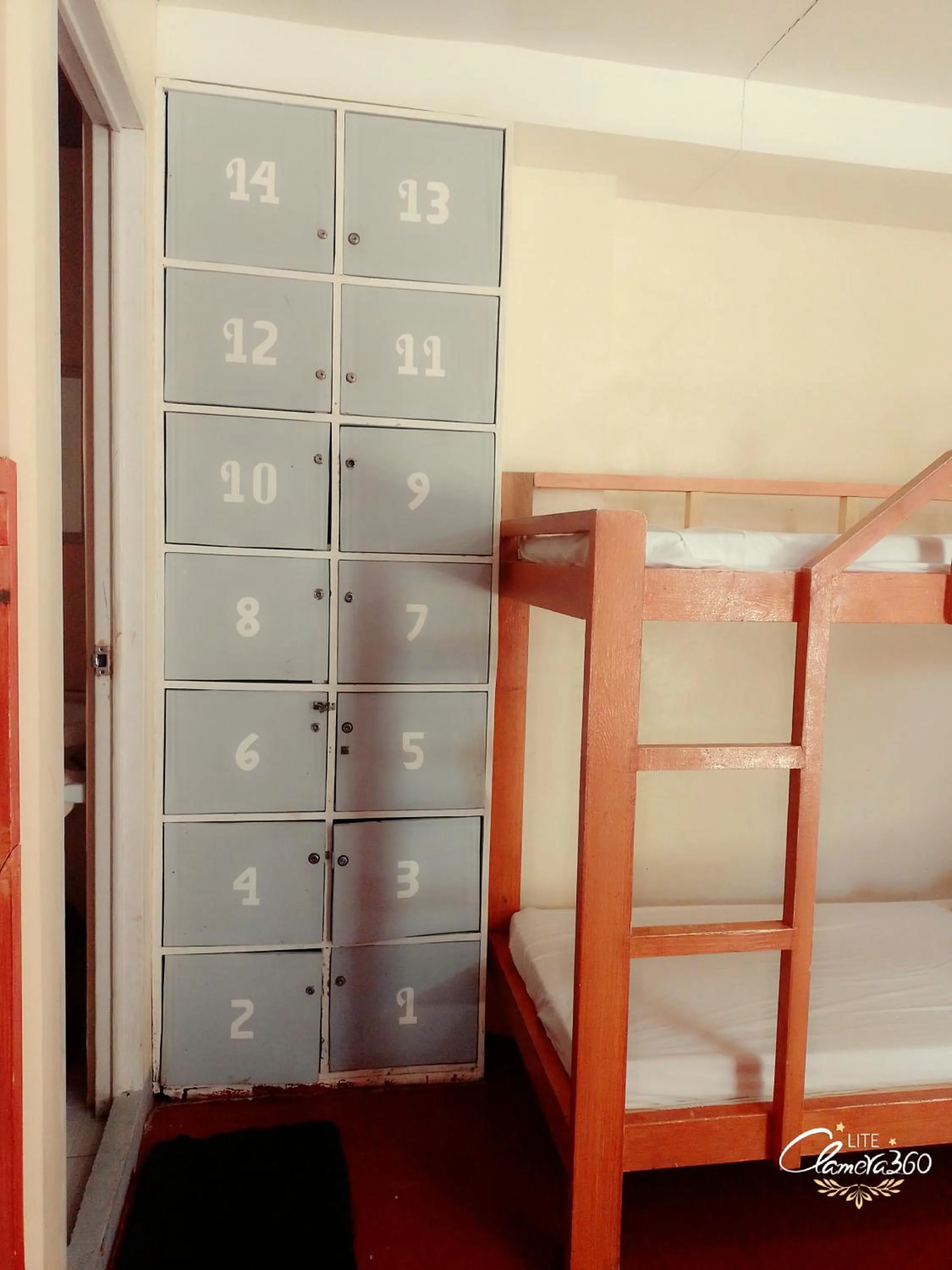 Bed in Angler's Hub & Resort Oslob