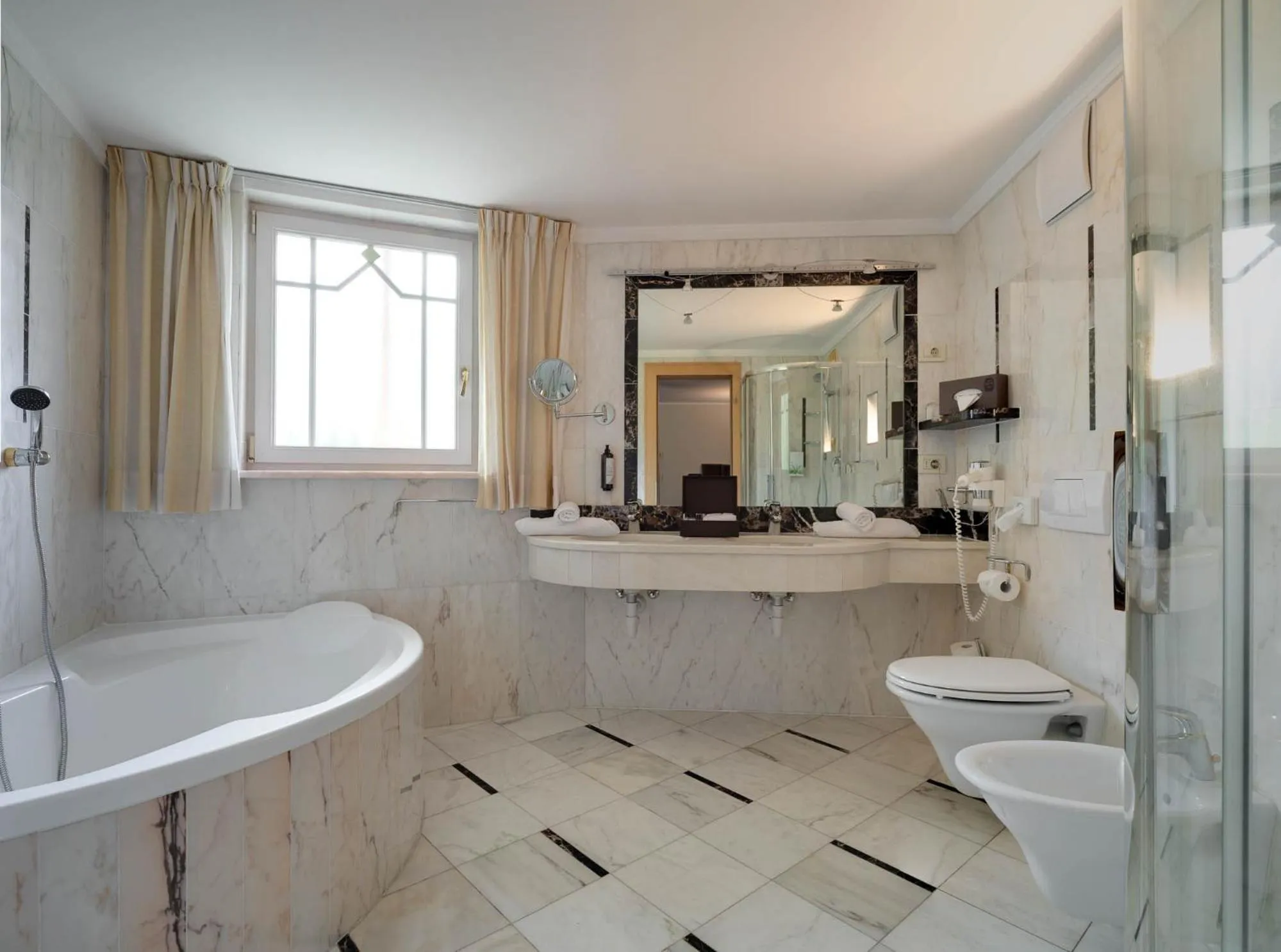 Bathroom in Hotel Burggräflerhof