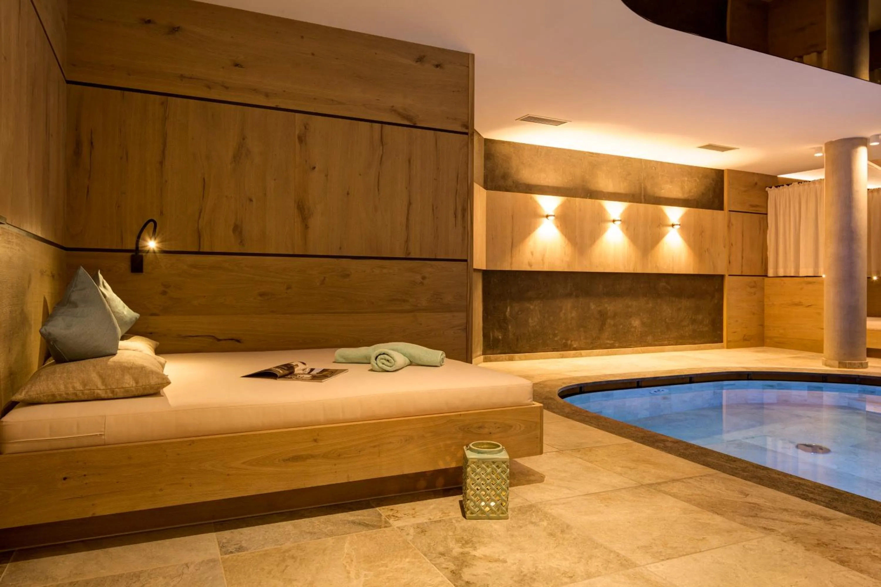 Swimming pool in Hotel Burggräflerhof