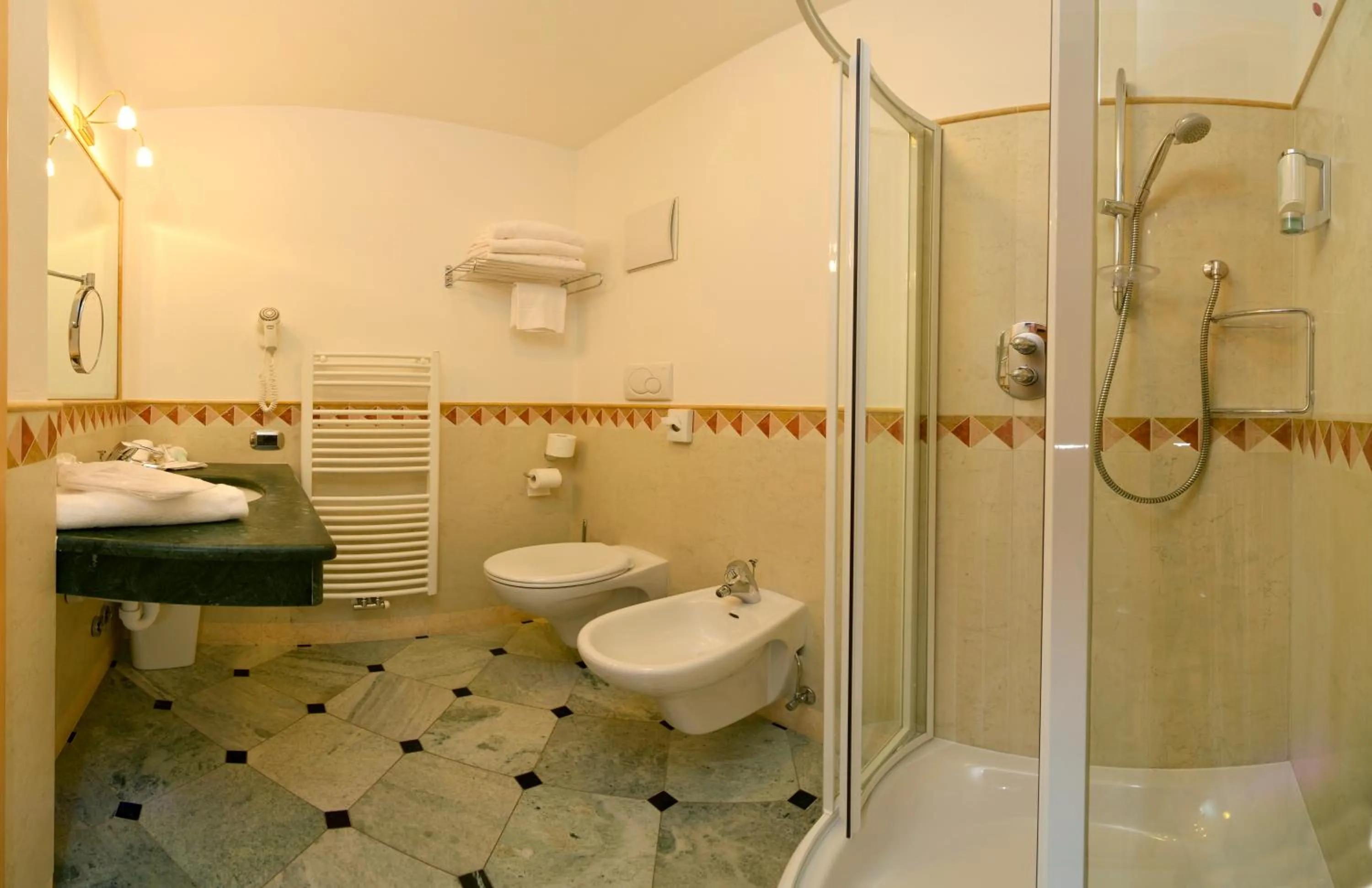 Shower in Hotel B&B Andreas