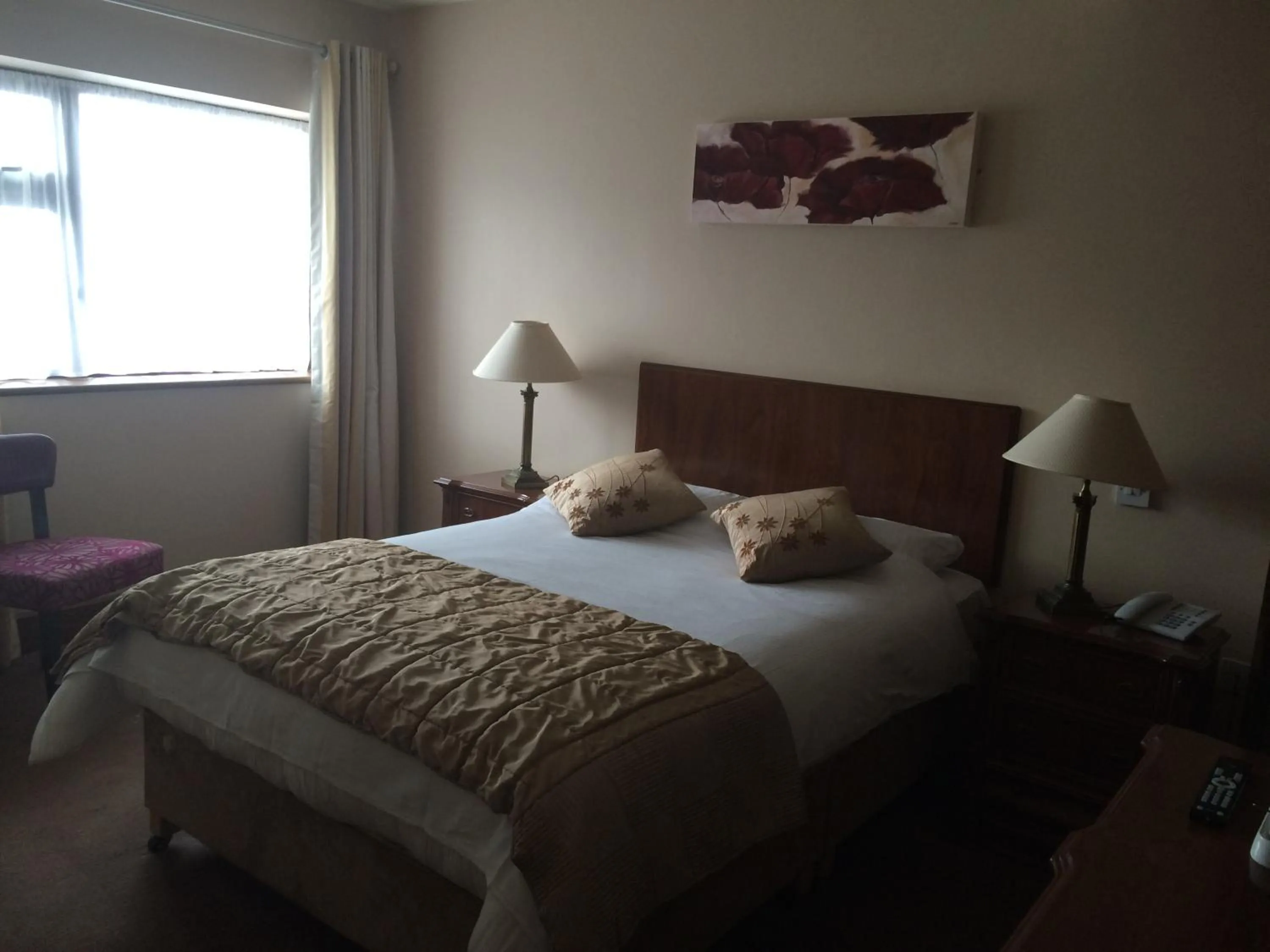 Day, Bed in The Horse and Hound Hotel