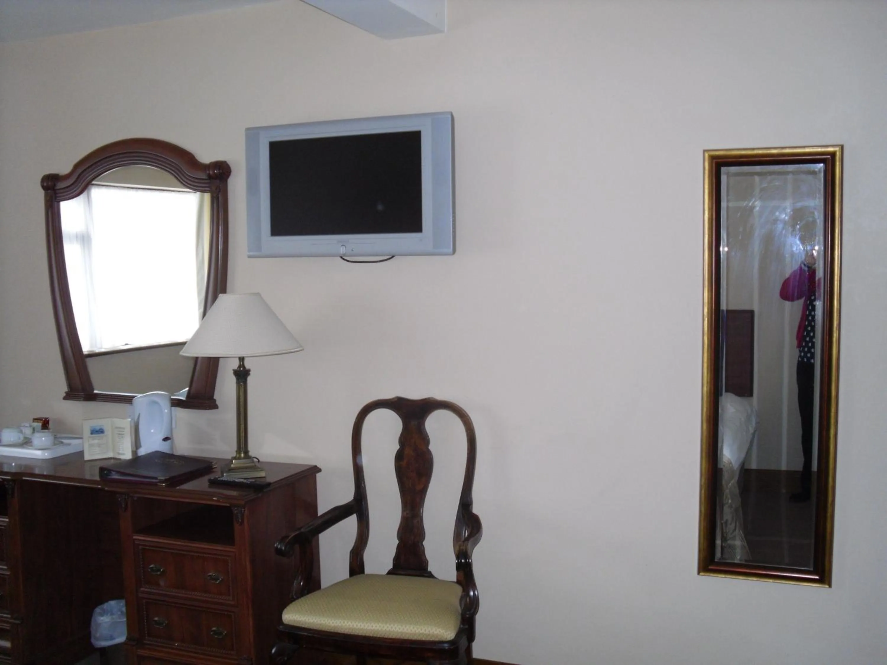 Bedroom in The Horse and Hound Hotel