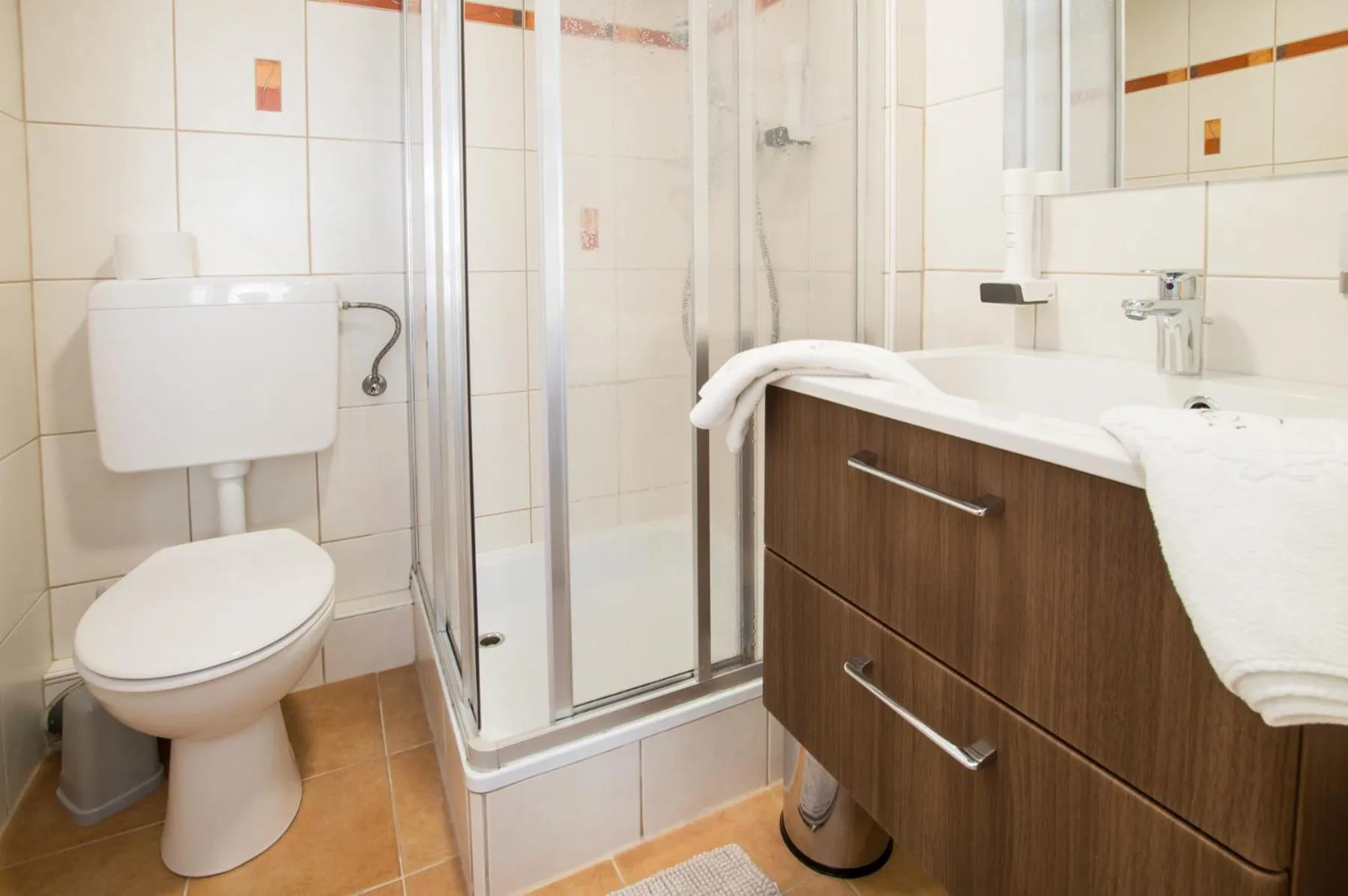 Shower in Ferienhof HINTERSTRASSER