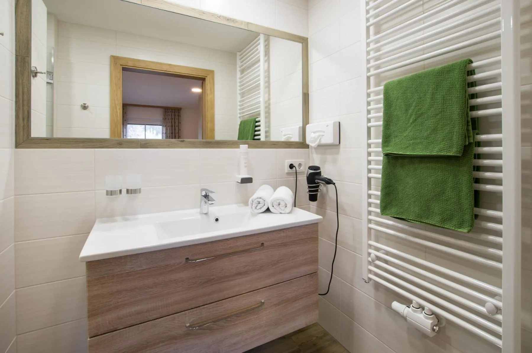 Shower in Ferienhof HINTERSTRASSER