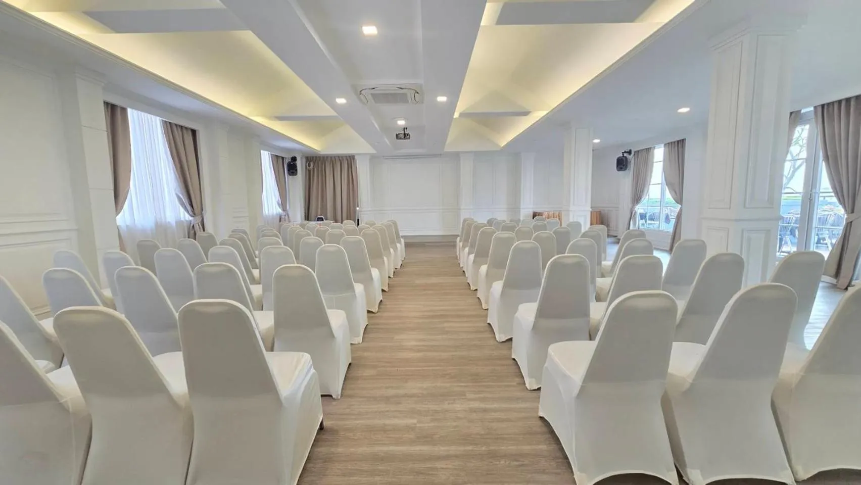Meeting/conference room in Grand Tara Garden Thai Hotel