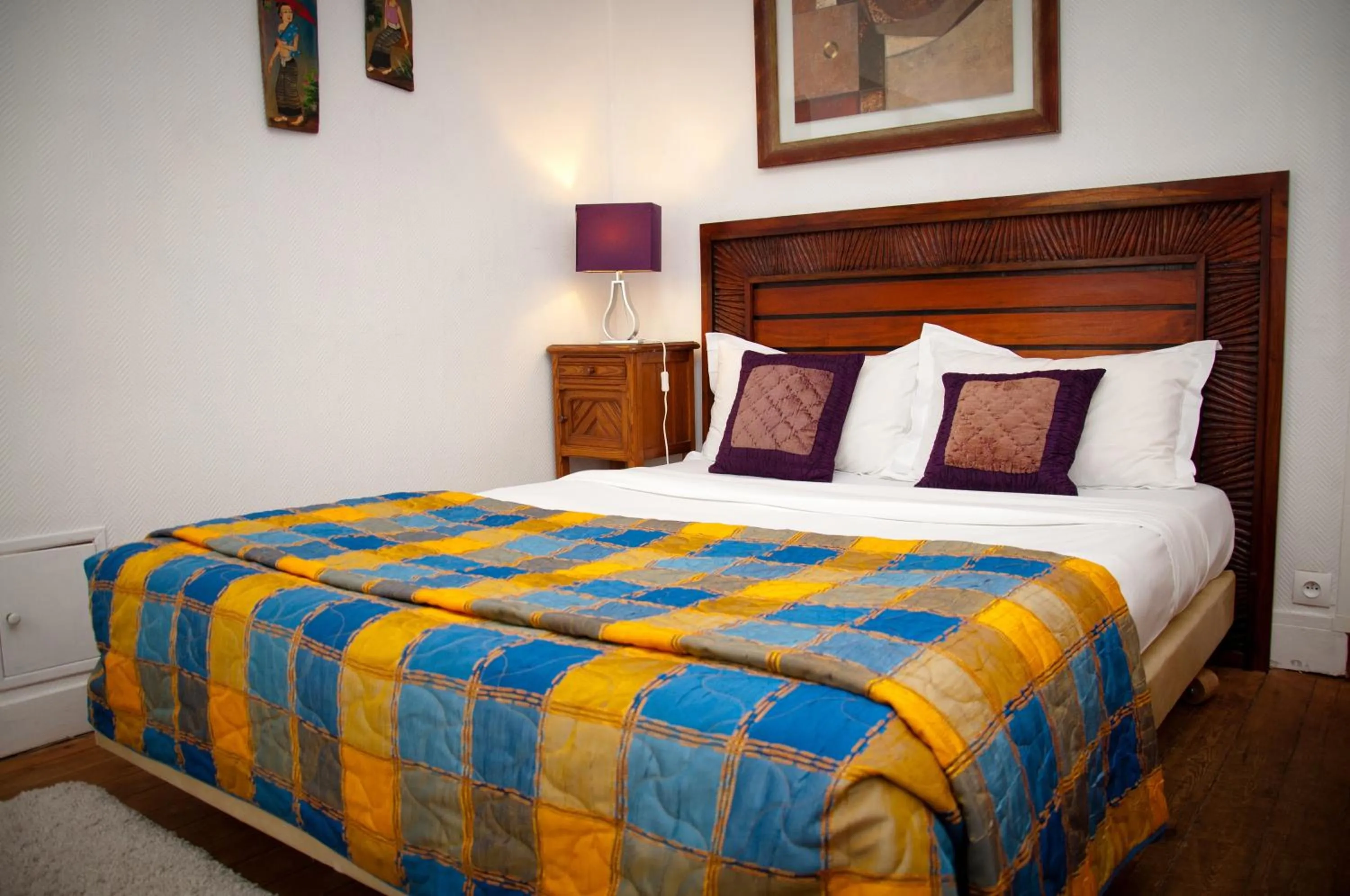 Photo of the whole room in Castel De Siam