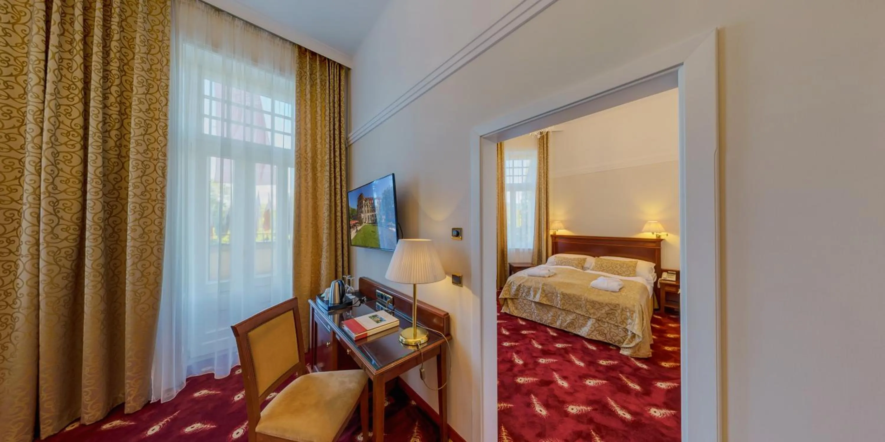 Living room, Bed in Ensana Thermia Palace