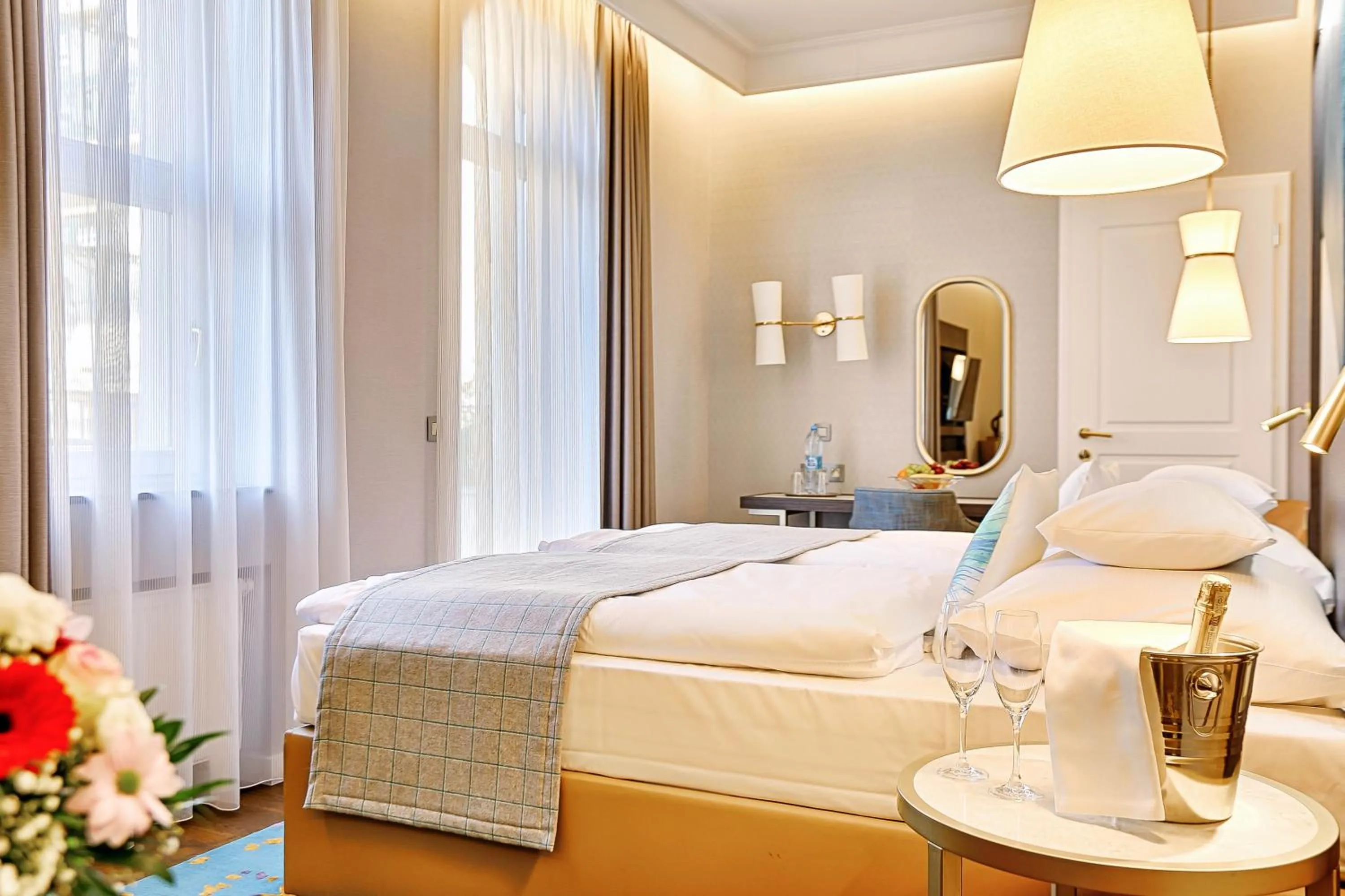 Photo of the whole room, Bed in Ensana Thermia Palace