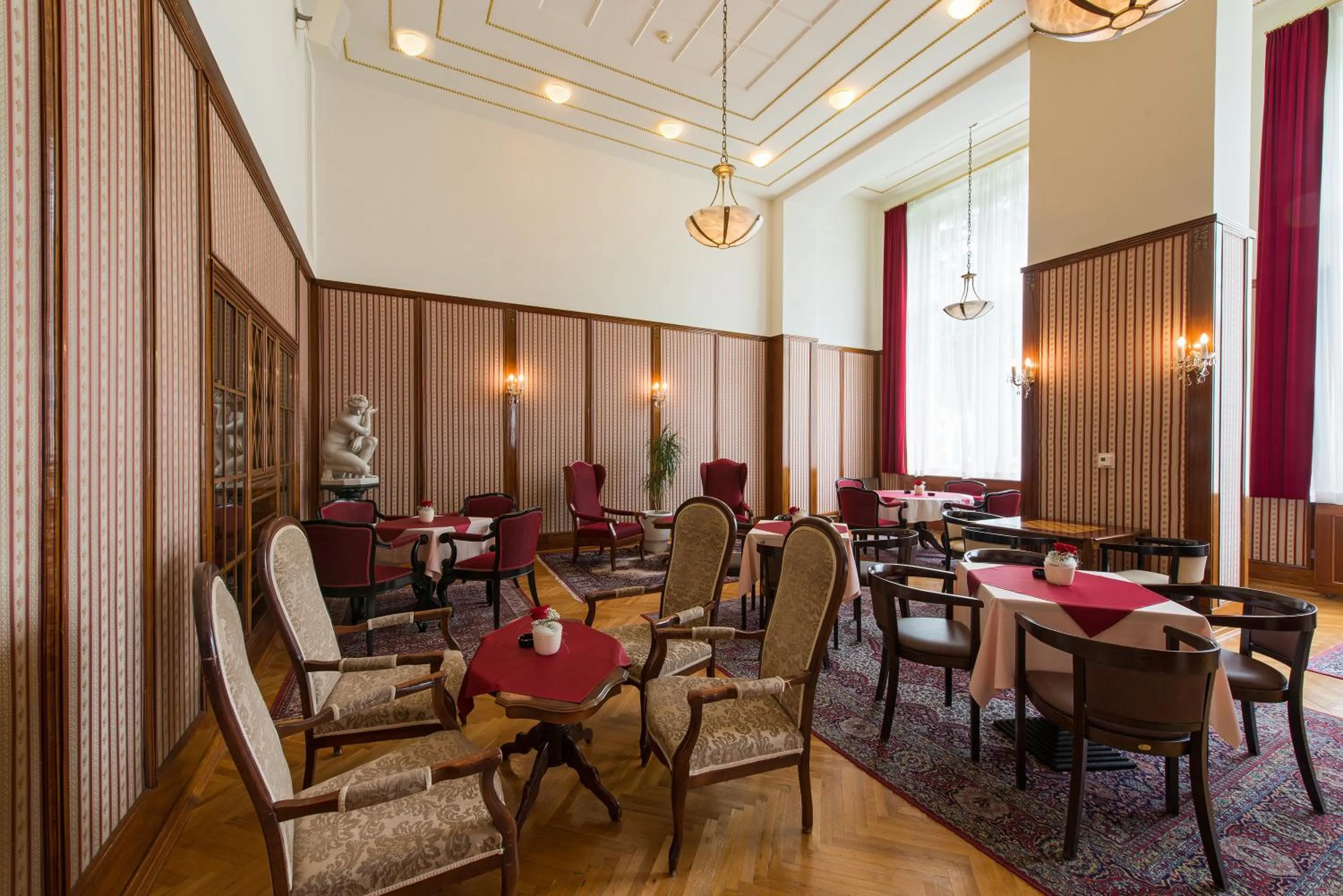 Lounge or bar in Ensana Thermia Palace