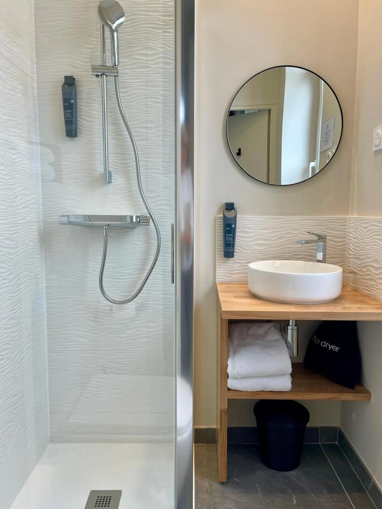 Shower in Hôtel Les Costans, The Originals Relais