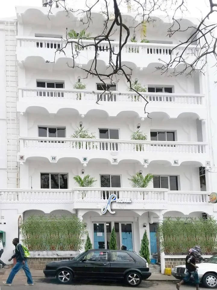 Facade/entrance in A l'hotel