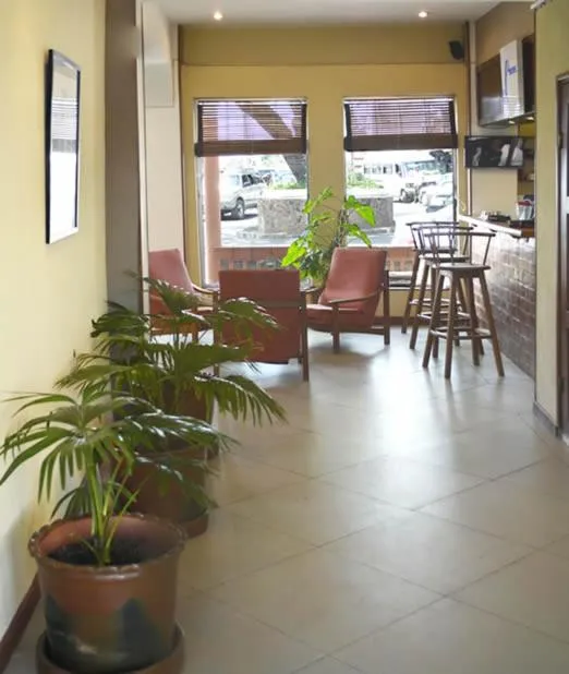 Restaurant/places to eat in A l'hotel